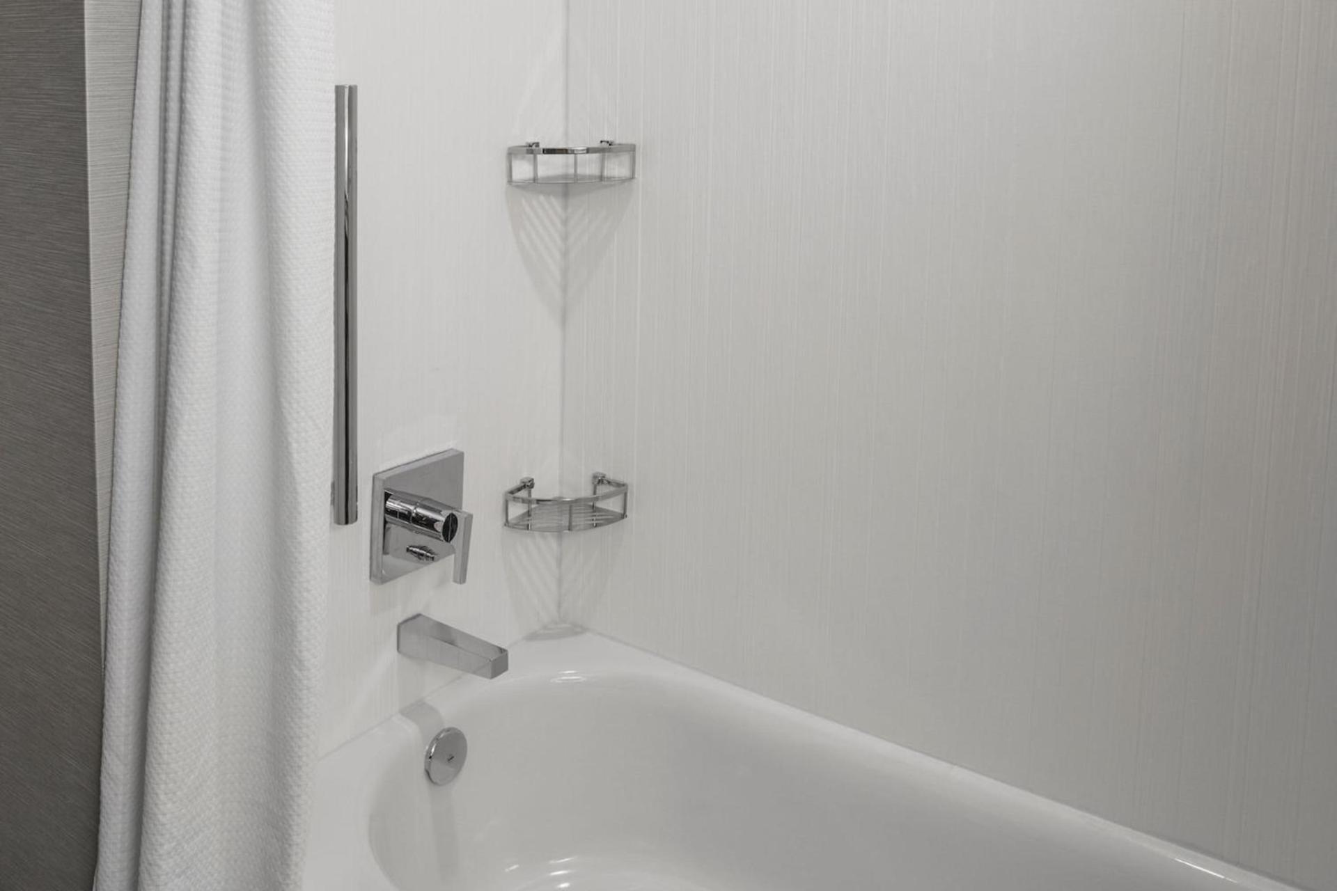 Courtyard by Marriott Indianapolis Fishers photo 14