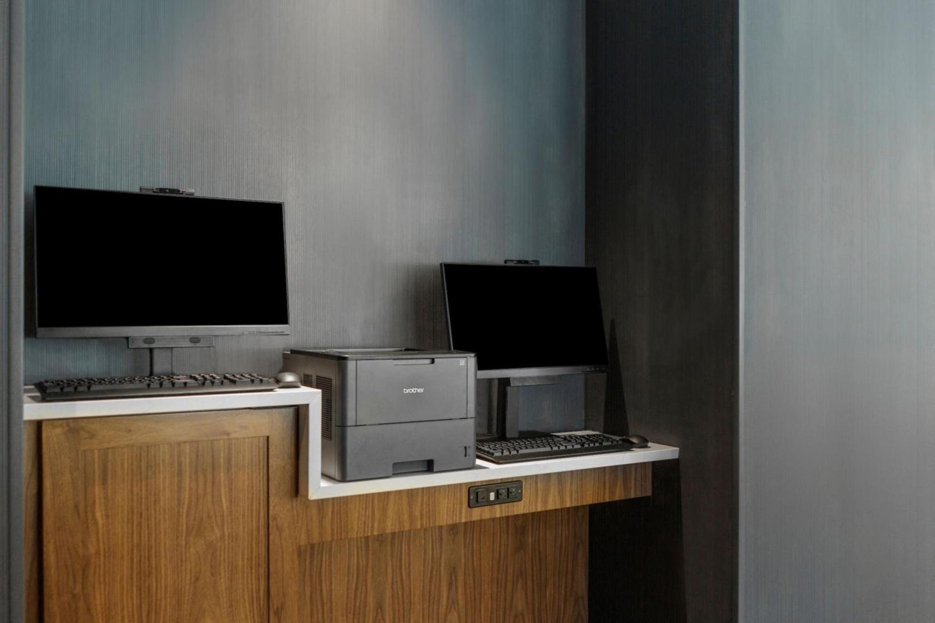 Courtyard by Marriott Indianapolis Fishers photo 28