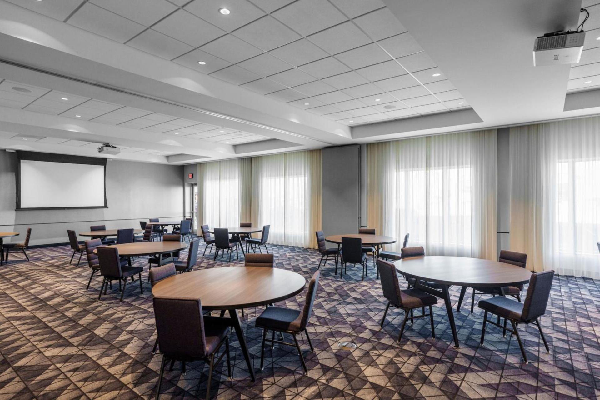 Courtyard by Marriott Indianapolis Fishers photo 46