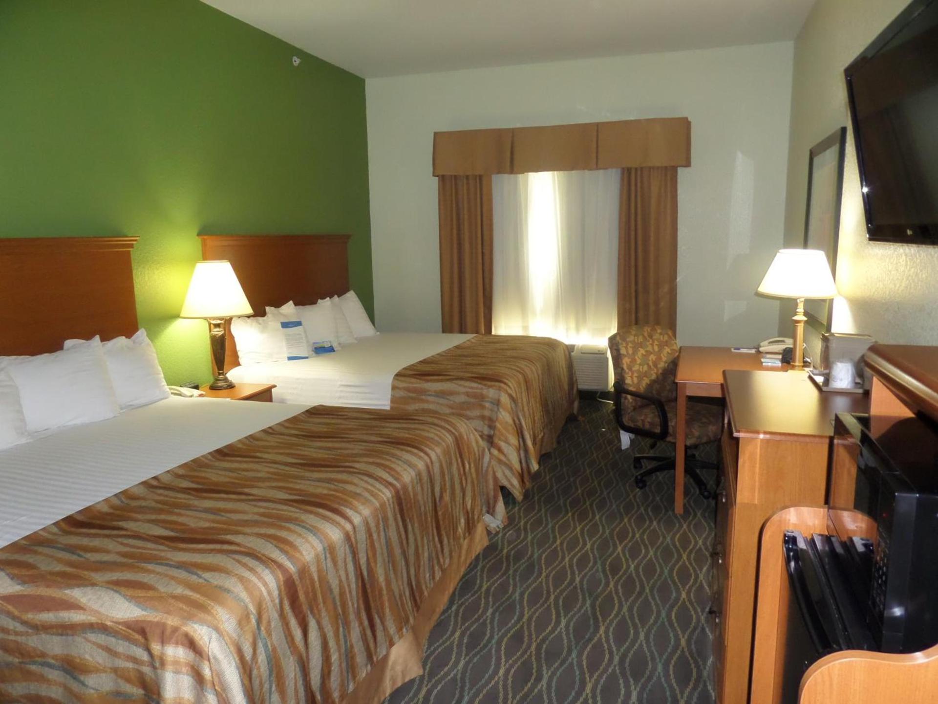 Baymont by Wyndham Pearsall photo 27