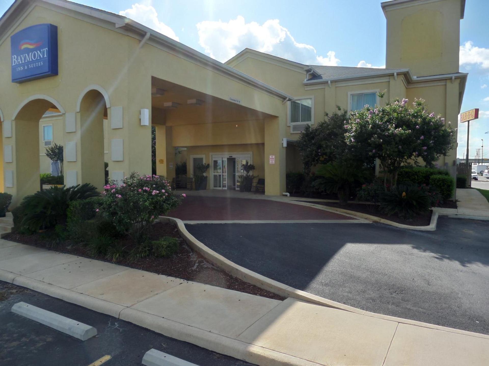 Baymont by Wyndham Pearsall photo 19
