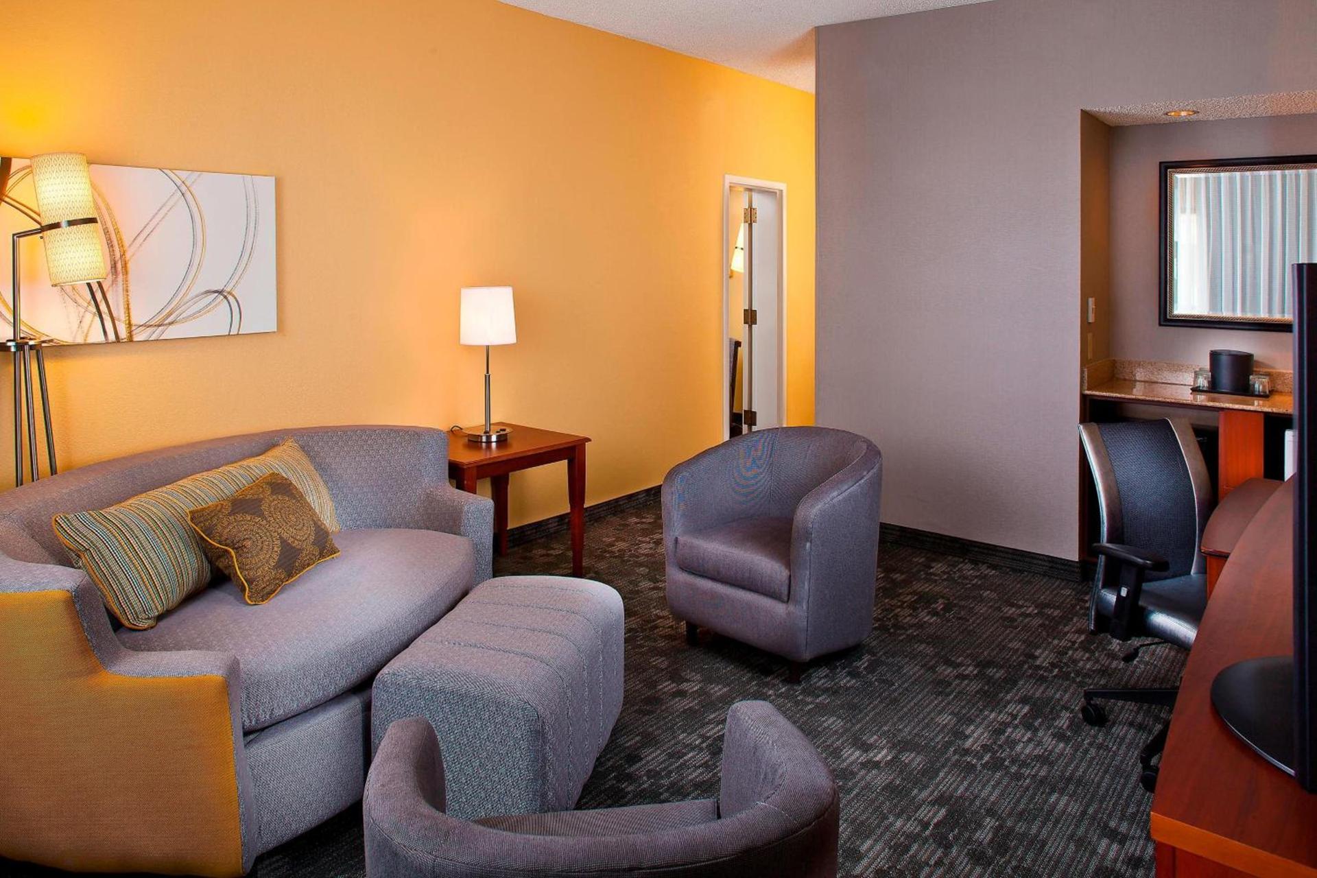 Courtyard by Marriott Huntsville University Drive photo 17