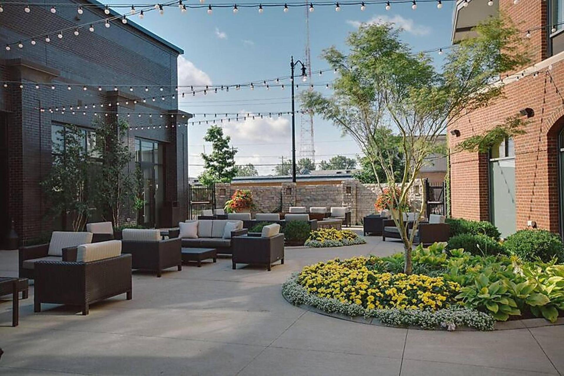 Courtyard by Marriott Columbus OSU photo 17