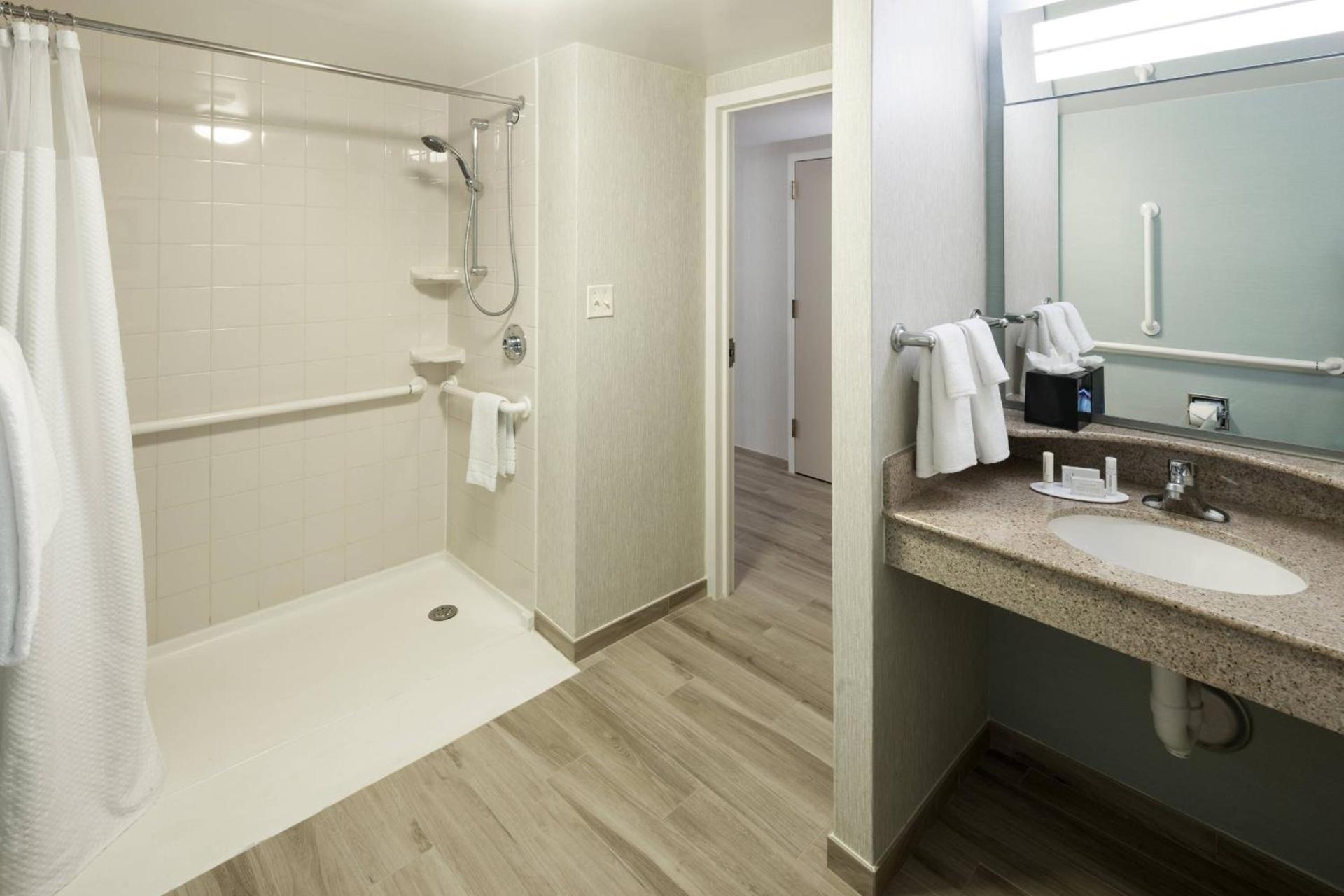 Courtyard by Marriott Virginia Beach Oceanfront North 37th Street photo 25