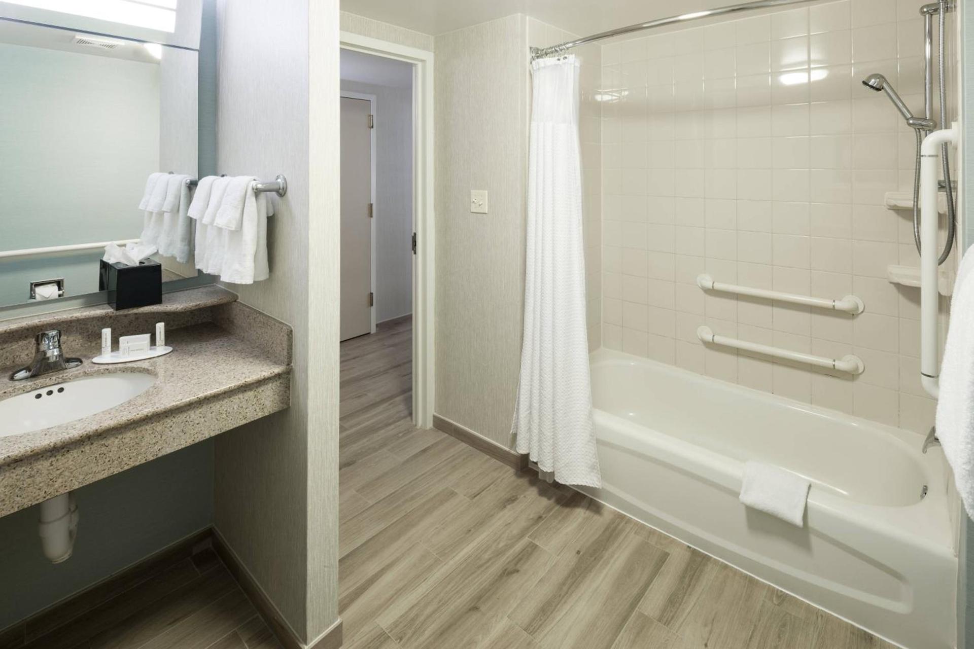Courtyard by Marriott Virginia Beach Oceanfront North 37th Street photo 26