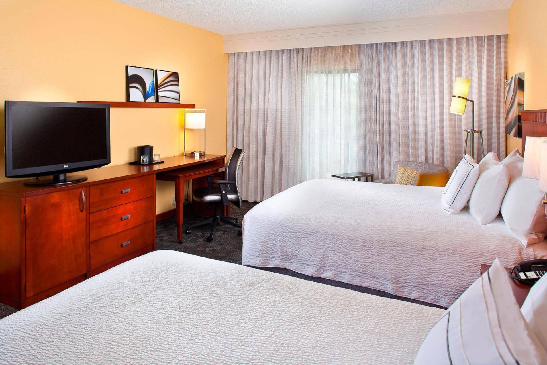 Courtyard Miami Airport West Doral photo 3