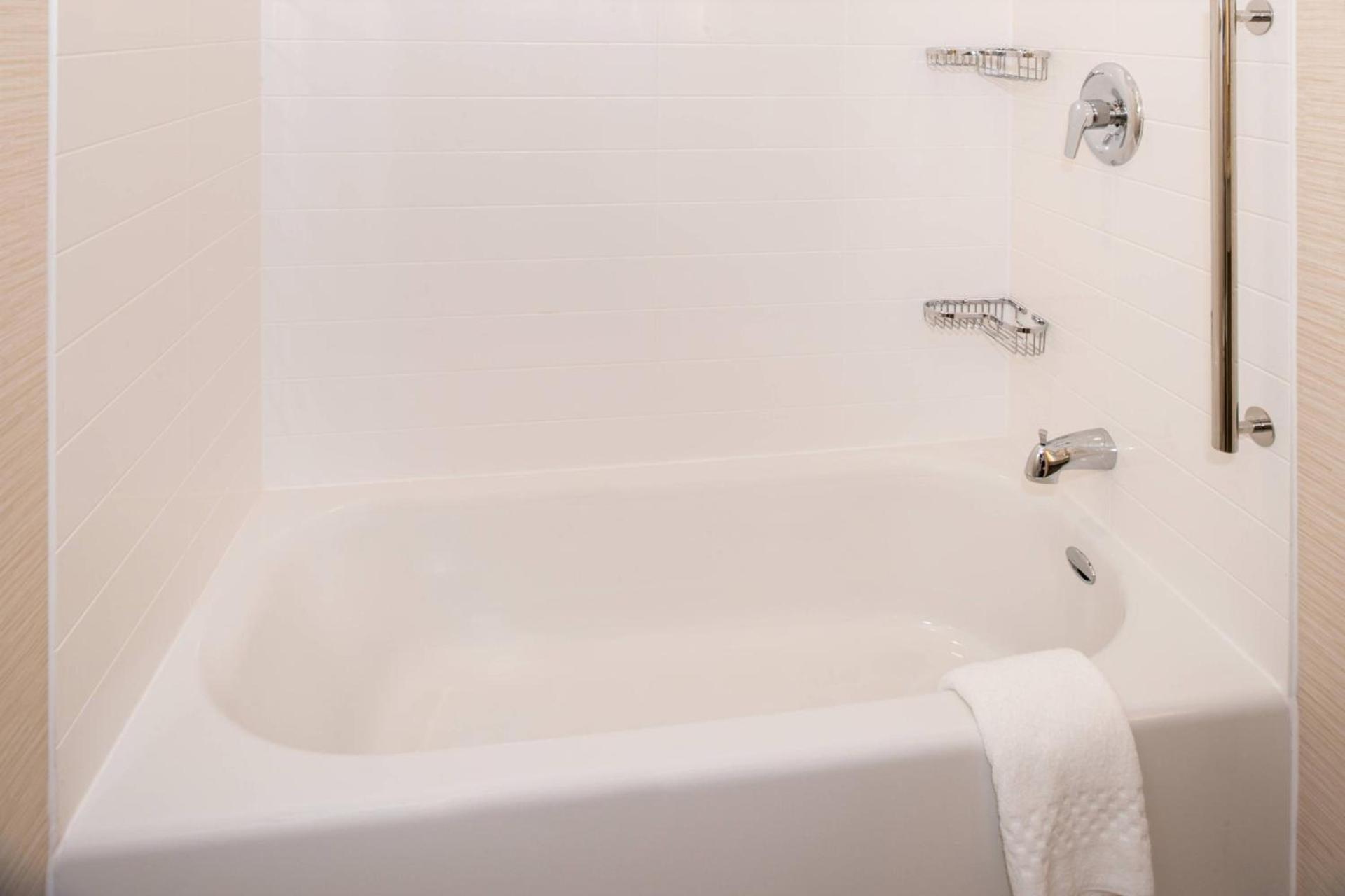Fairfield Inn & Suites by Marriott Akron Stow photo 11