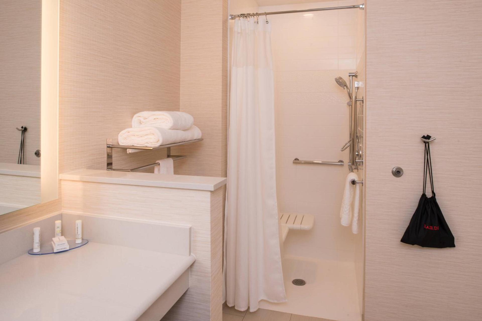 Fairfield Inn & Suites by Marriott Akron Stow photo 12