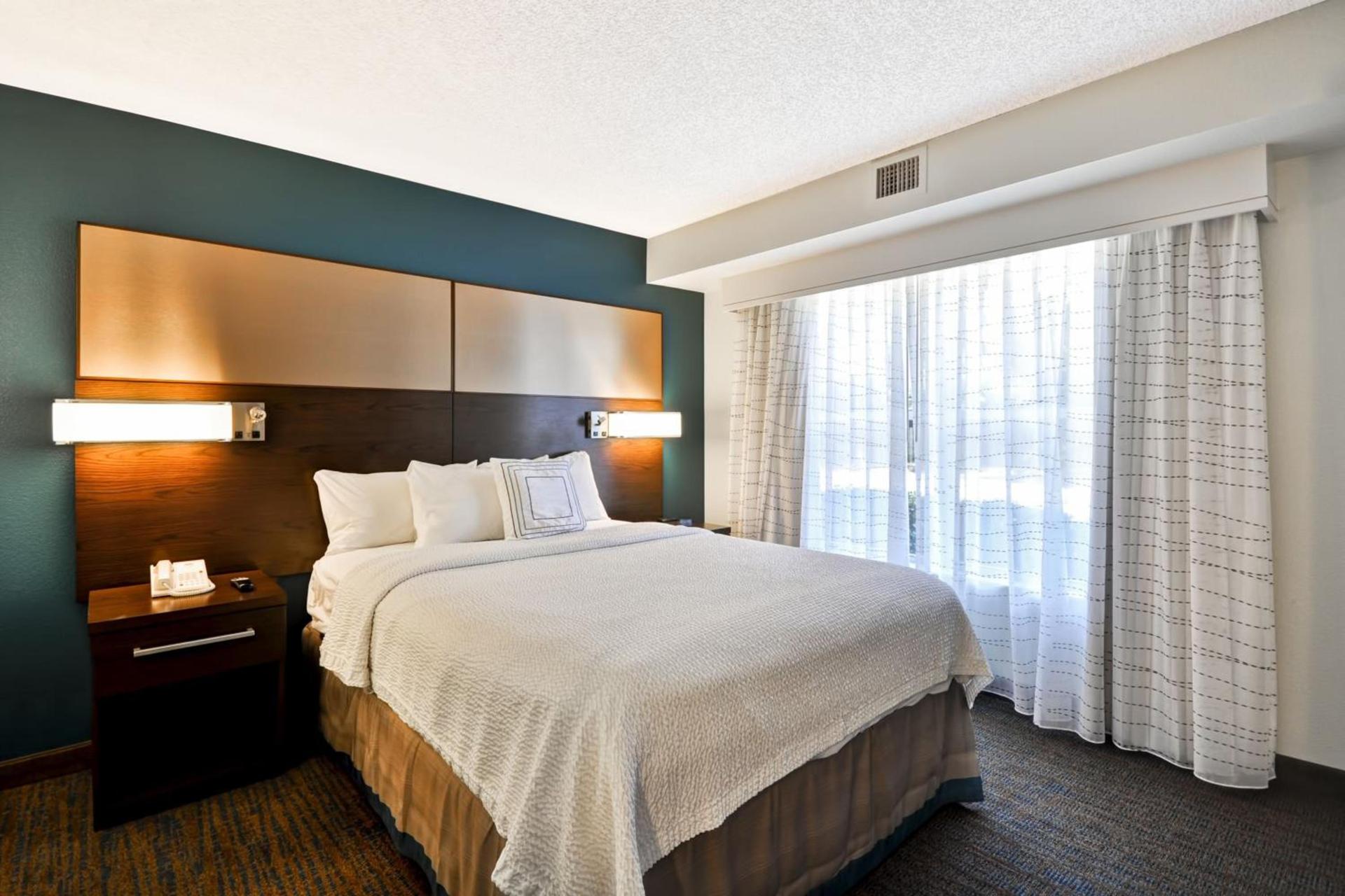 Residence Inn by Marriott Jacksonville Airport photo 4