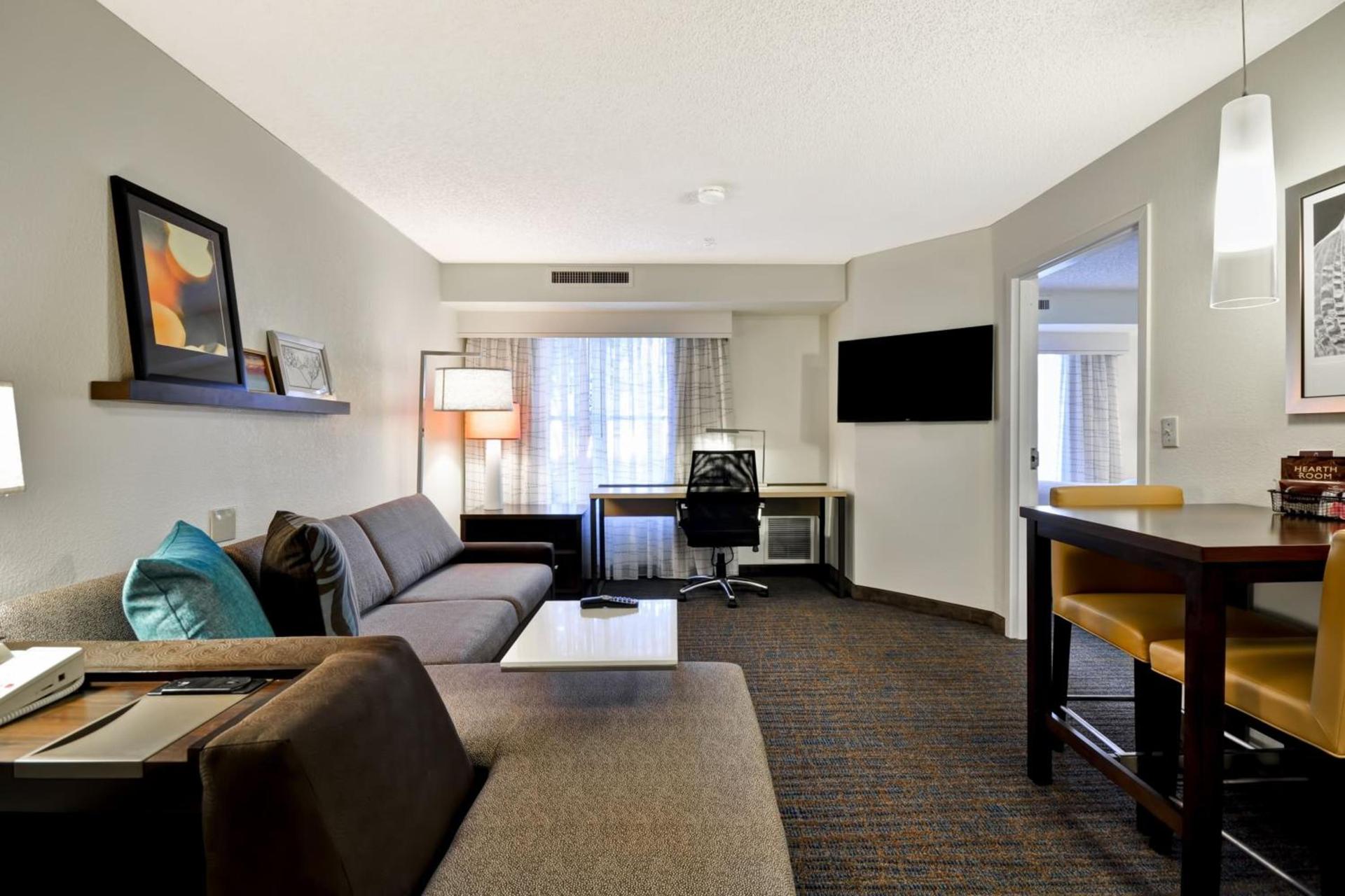 Residence Inn by Marriott Jacksonville Airport photo 7