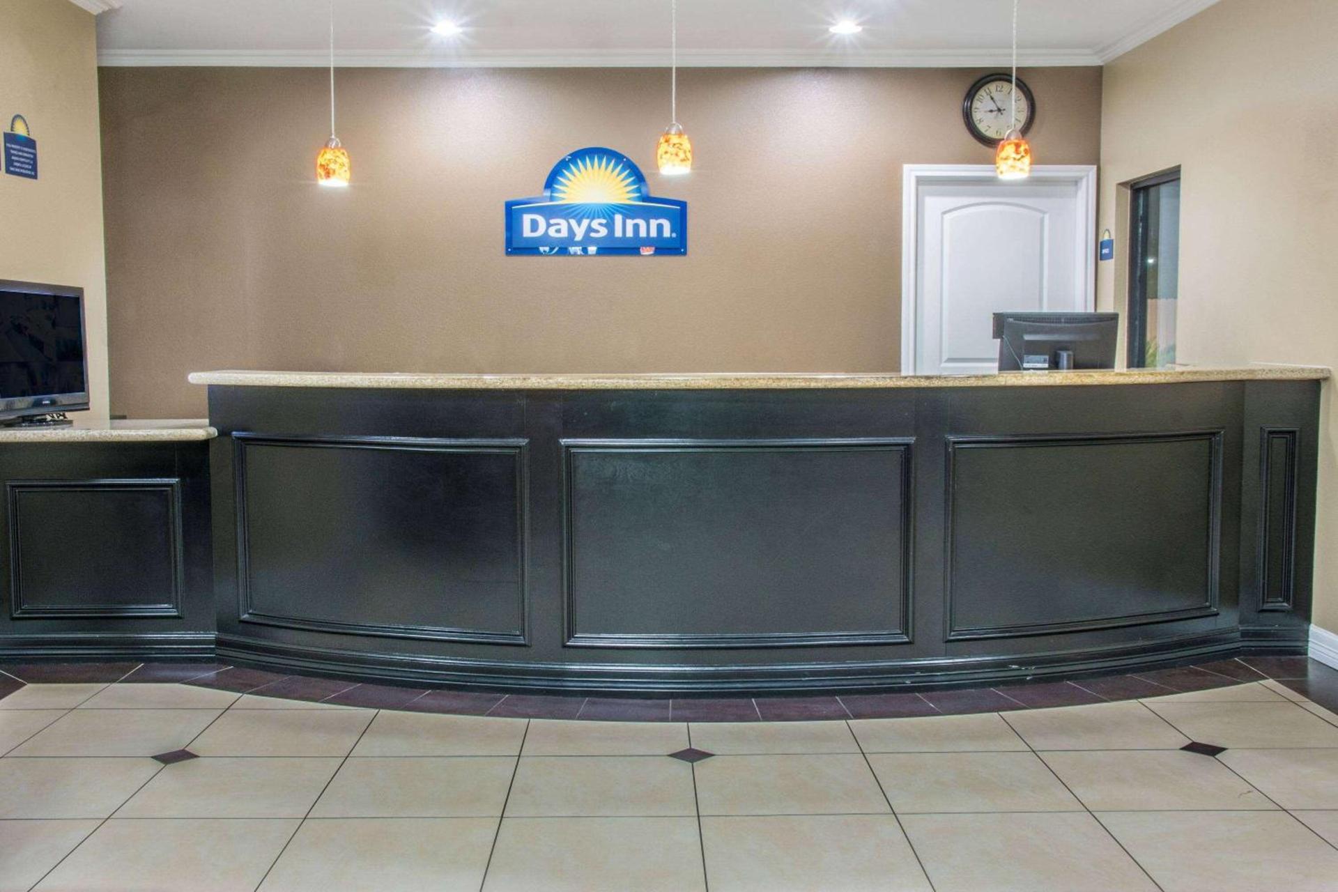 Days Inn by Wyndham Humble/Houston Intercontinental Airport photo 4