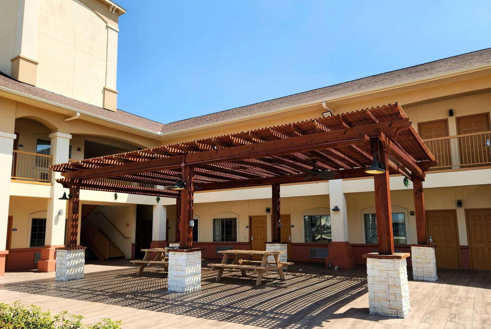 Days Inn by Wyndham Humble/Houston Intercontinental Airport photo 37