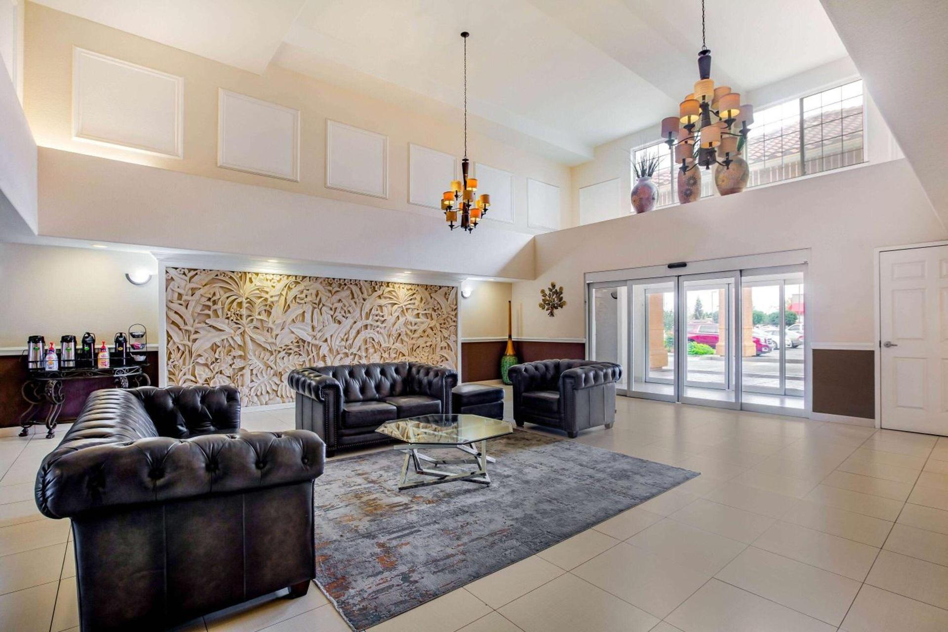 La Quinta by Wyndham Fowler photo 15