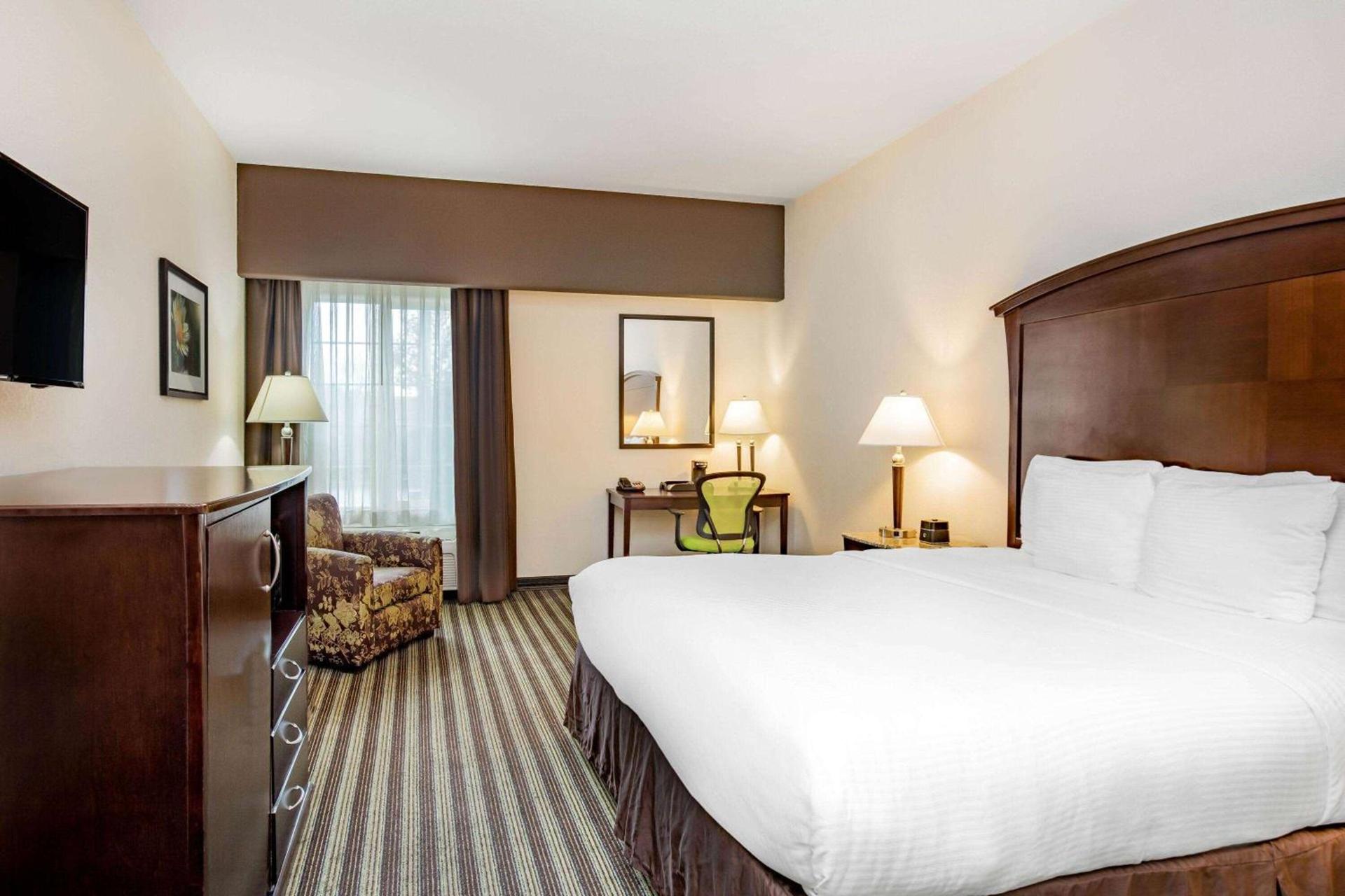 La Quinta by Wyndham Fowler photo 25