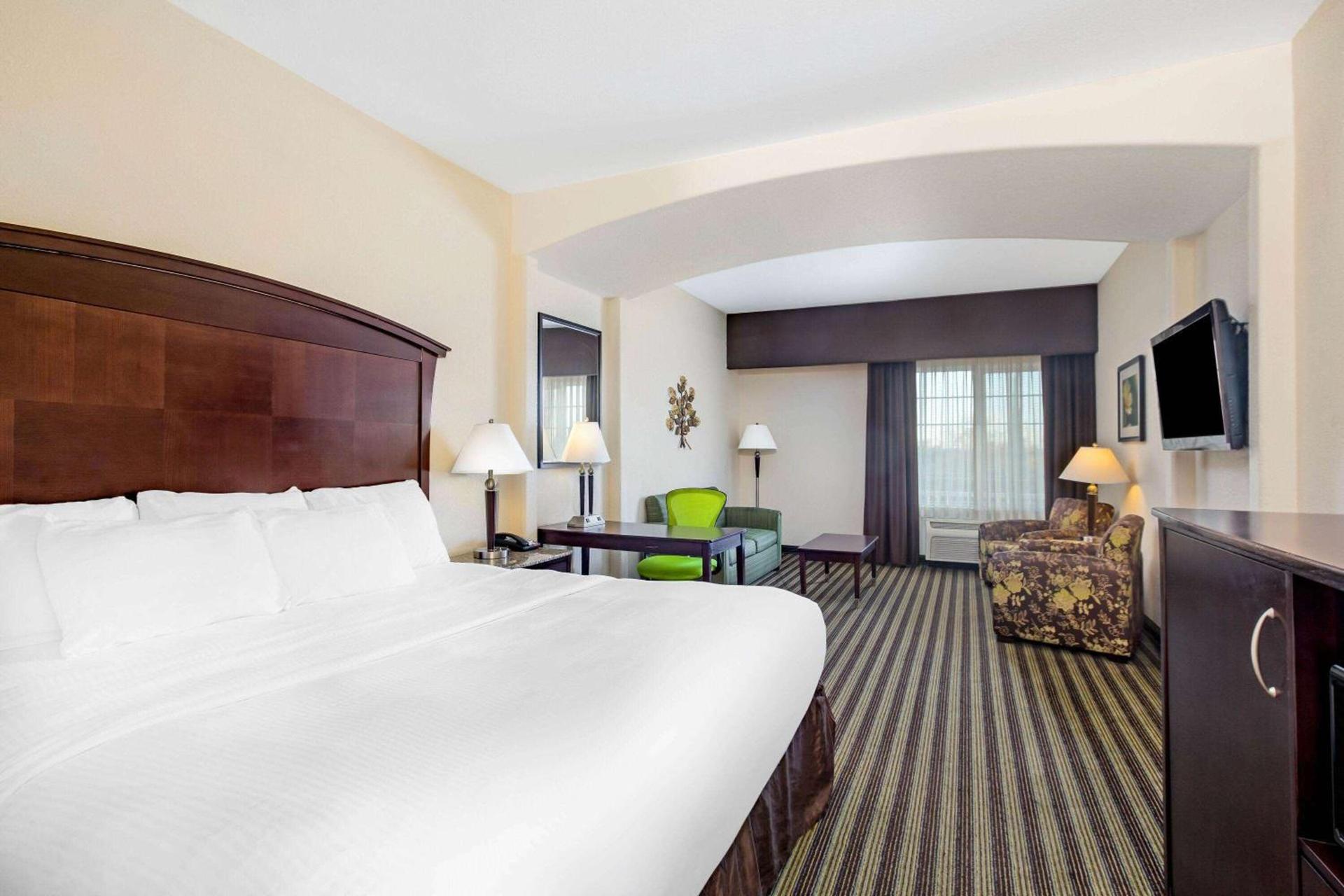 La Quinta by Wyndham Fowler photo 43
