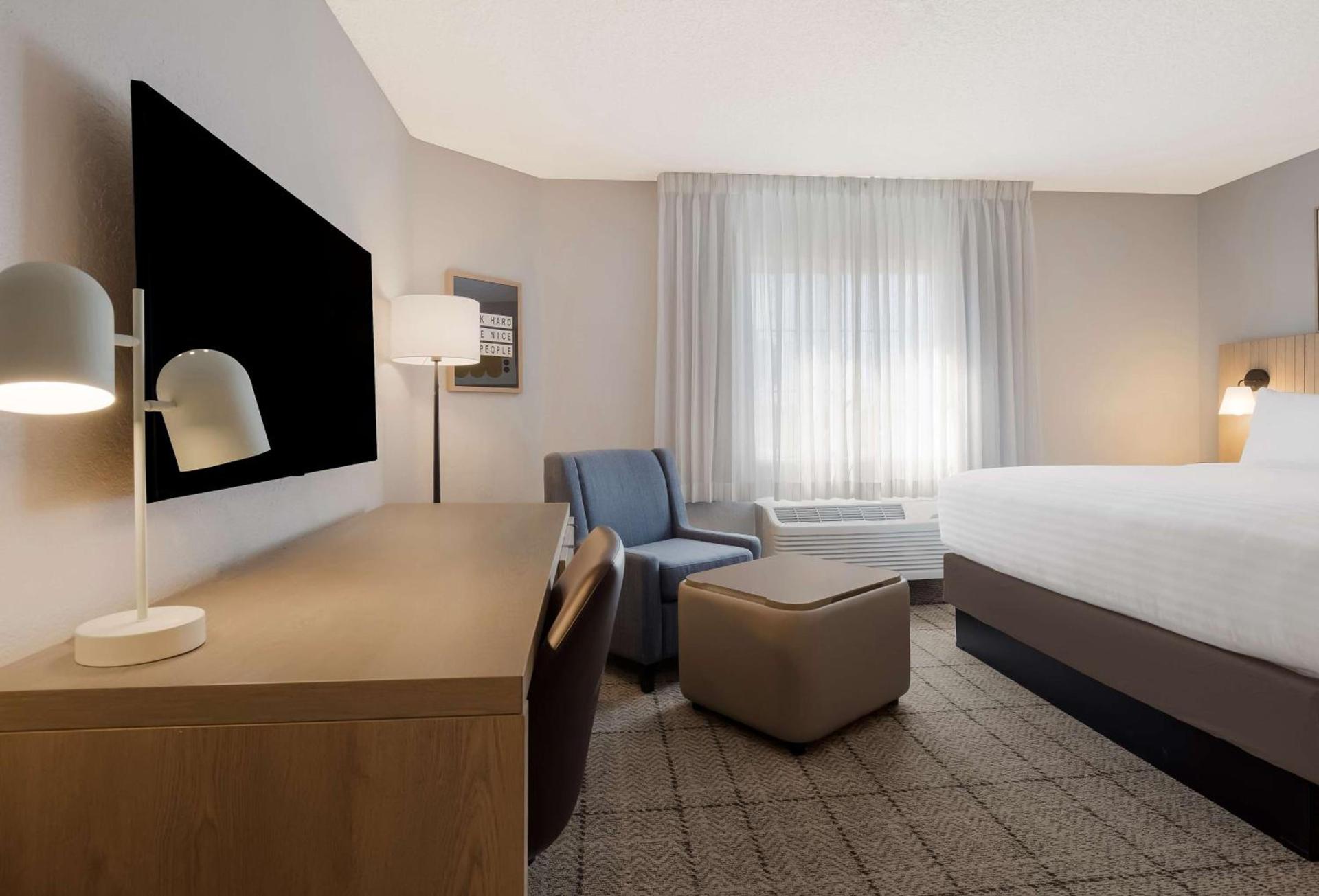 Sonesta Simply Suites Irvine East Foothill photo 14