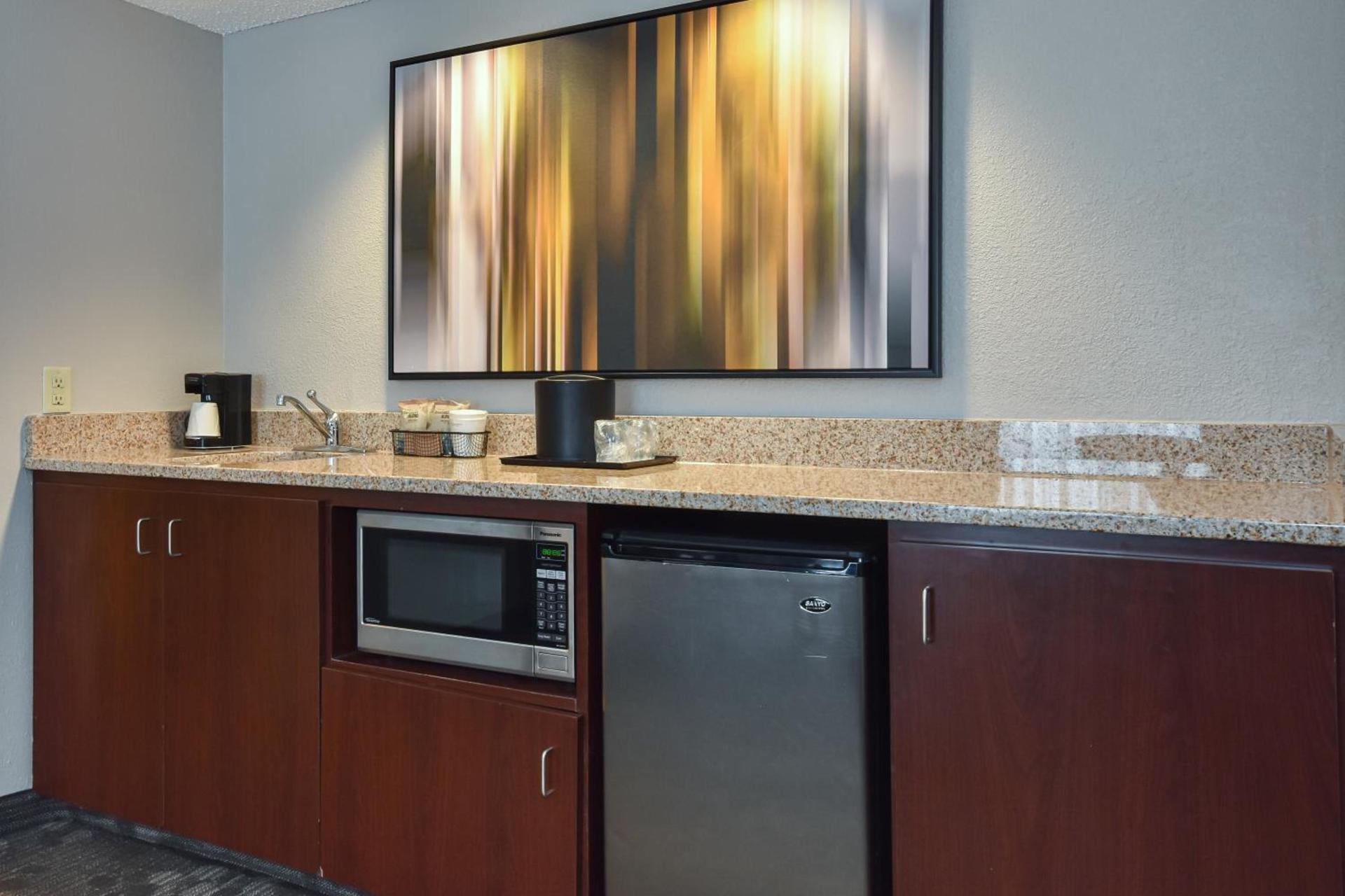 Courtyard by Marriott Charlotte Matthews photo 16