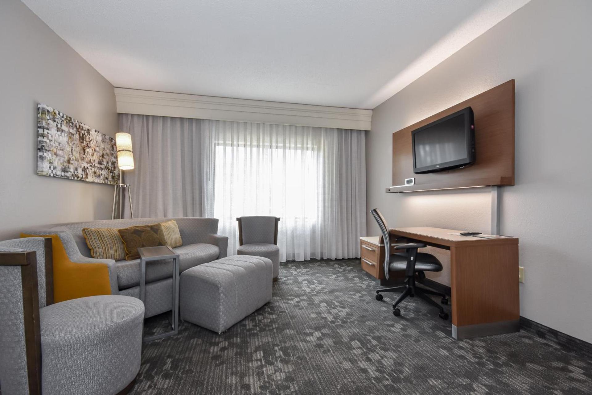 Courtyard by Marriott Charlotte Matthews photo 13