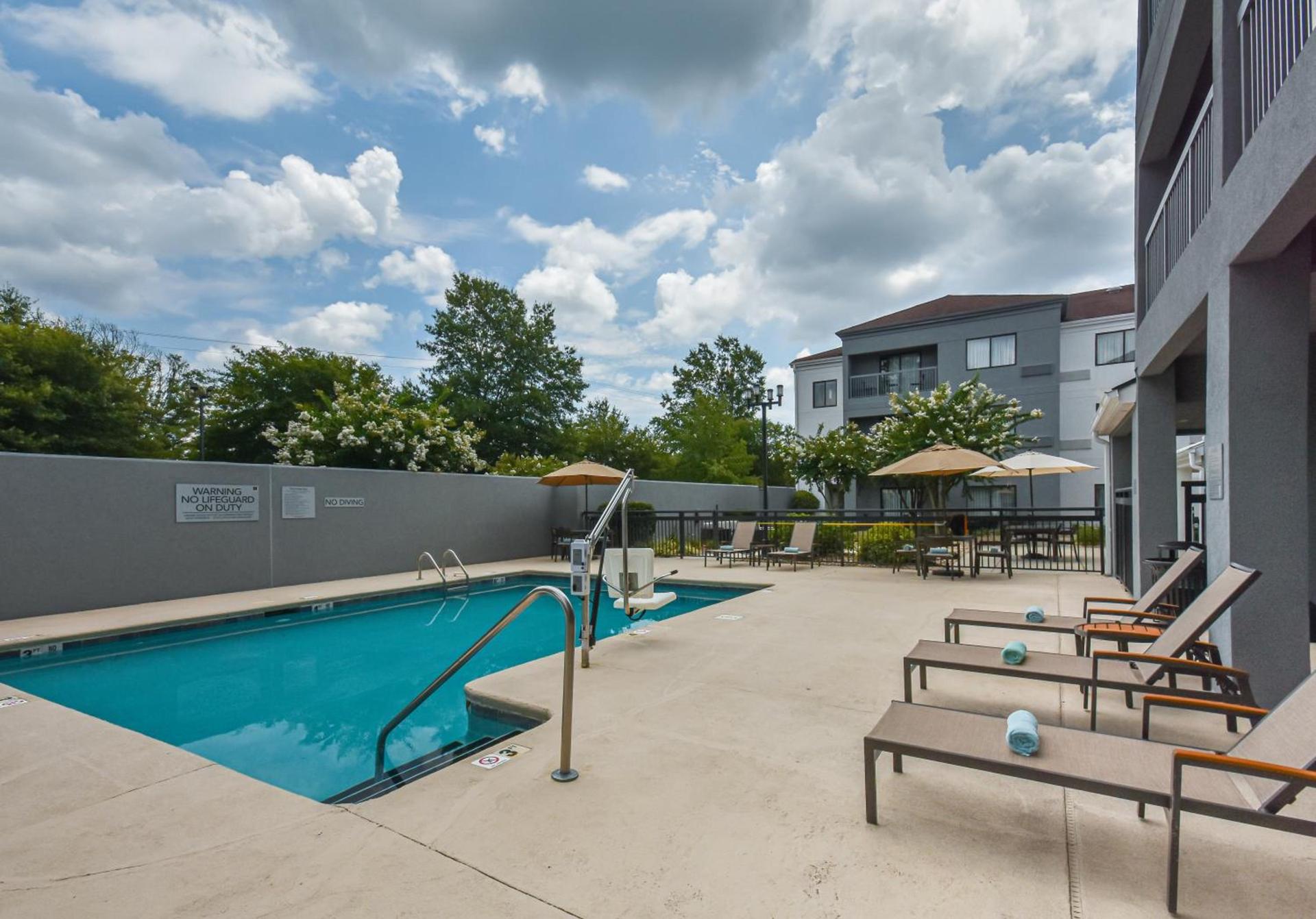 Courtyard by Marriott Charlotte Matthews photo 15