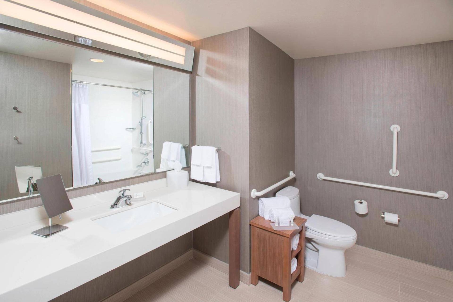 Courtyard by Marriott Redwood City photo 19