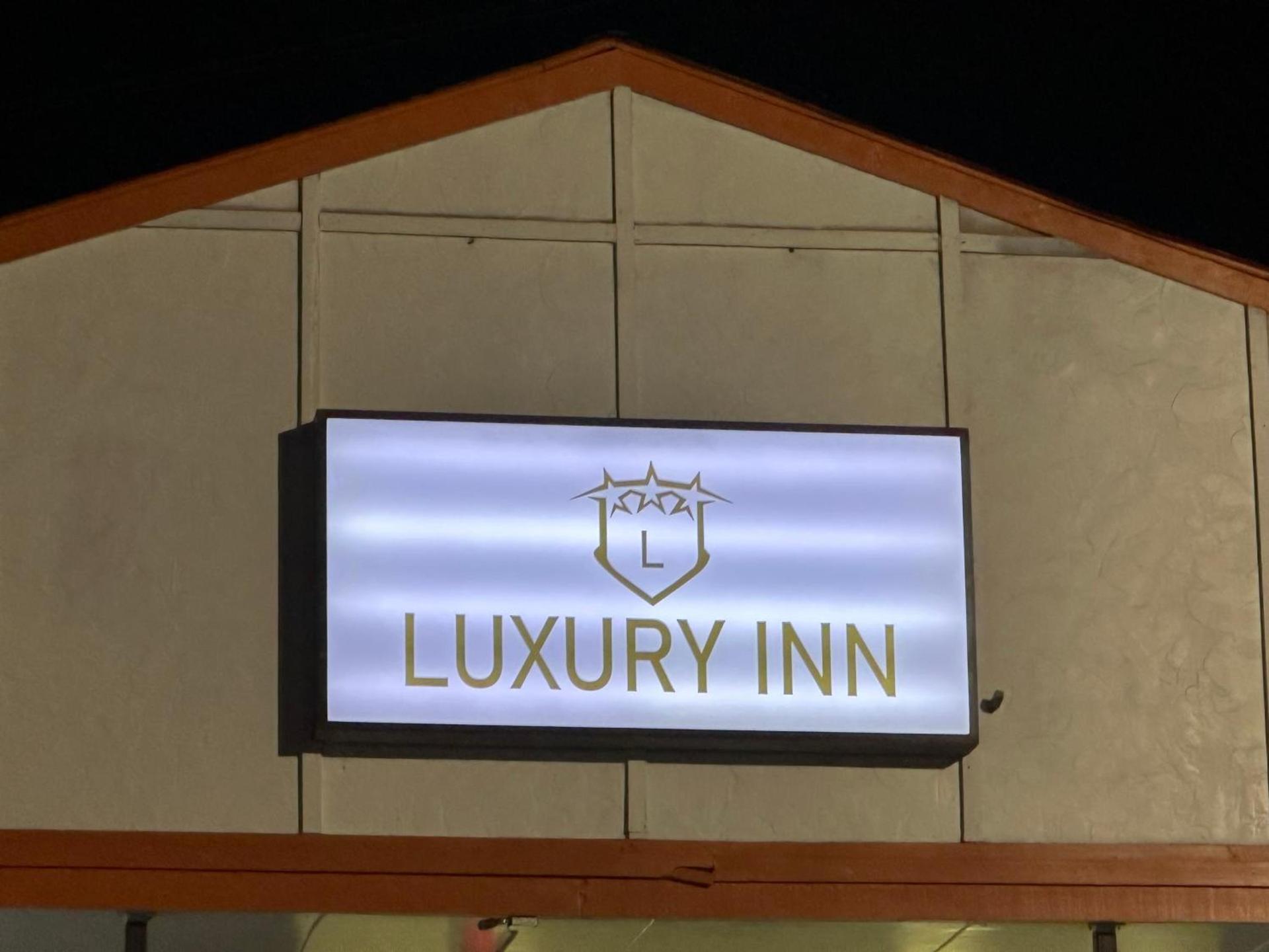 Luxury Inn photo 16