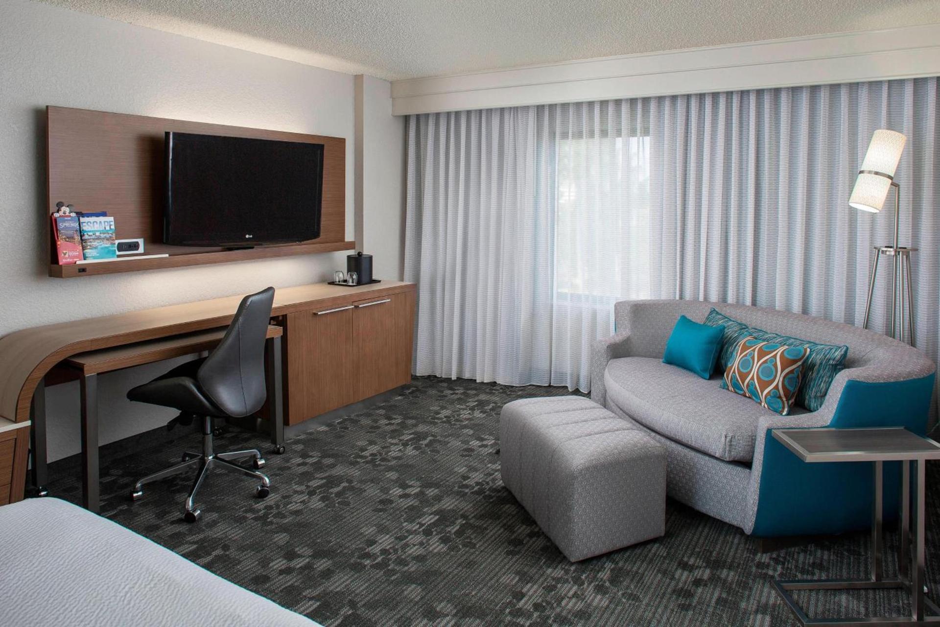 Courtyard by Marriott Orlando Lake Buena Vista in the Marriott Village photo 13