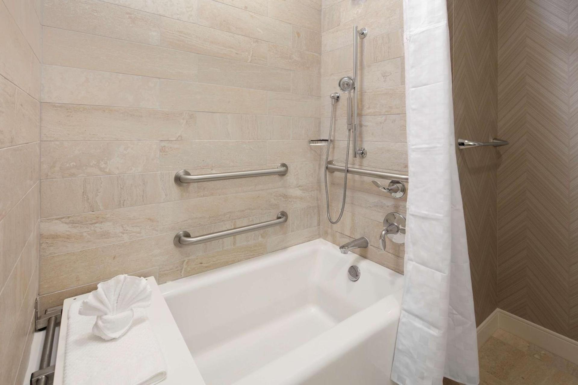 Embassy Suites Amarillo Downtown photo 12