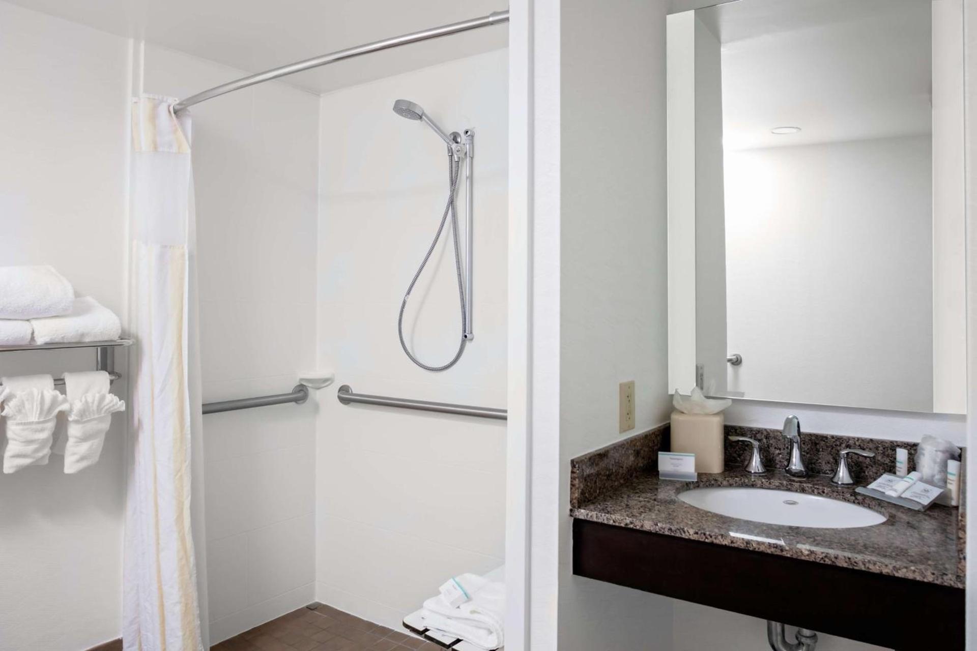Hilton Garden Inn Atlanta Perimeter Center photo 22