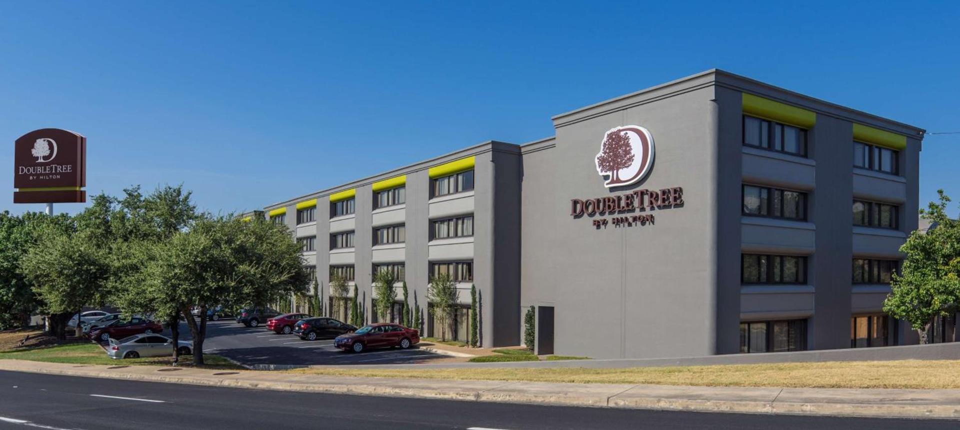 DoubleTree by Hilton Austin Northwest - Arboretum photo 1