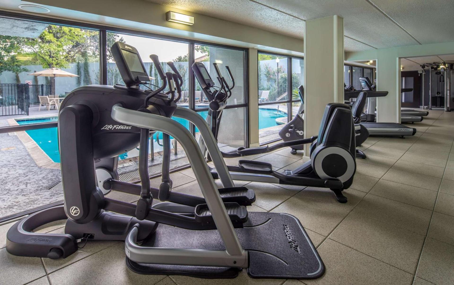 DoubleTree by Hilton Austin Northwest - Arboretum photo 7