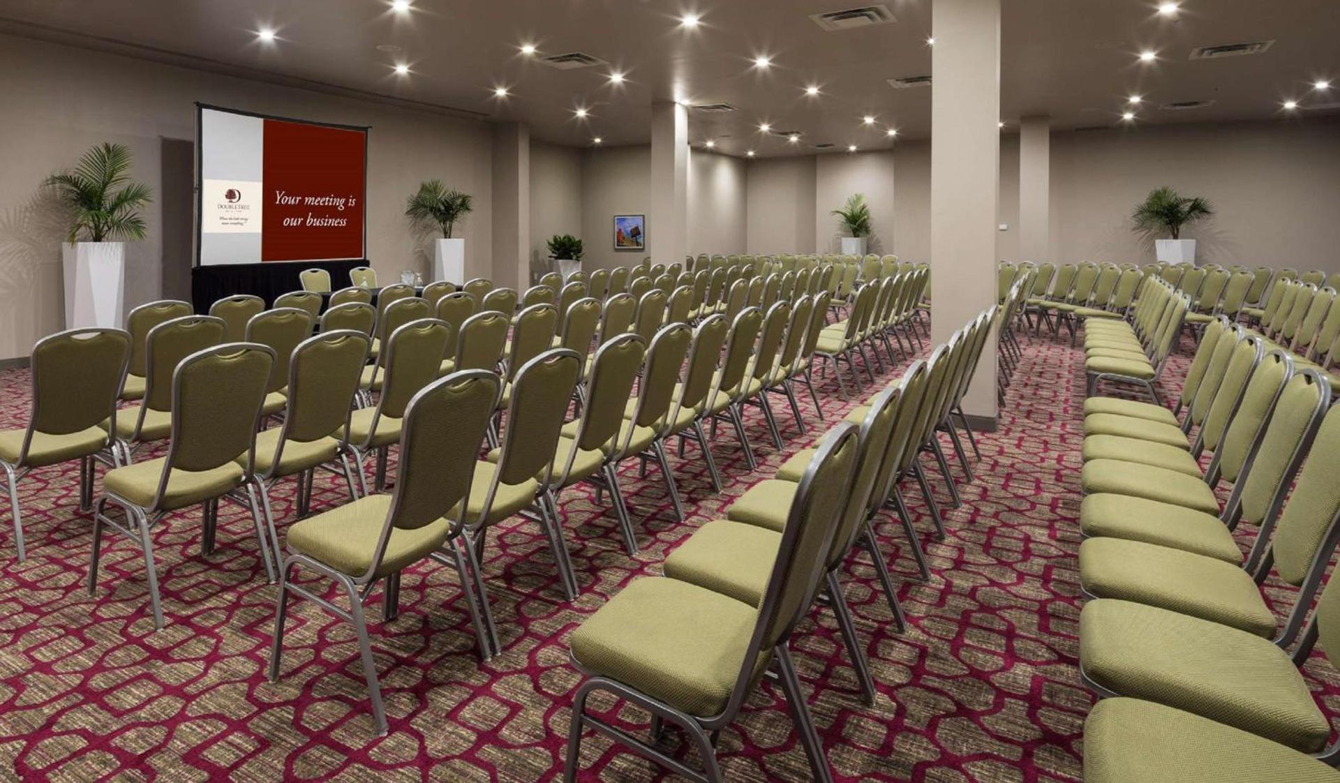 DoubleTree by Hilton Austin Northwest - Arboretum photo 14