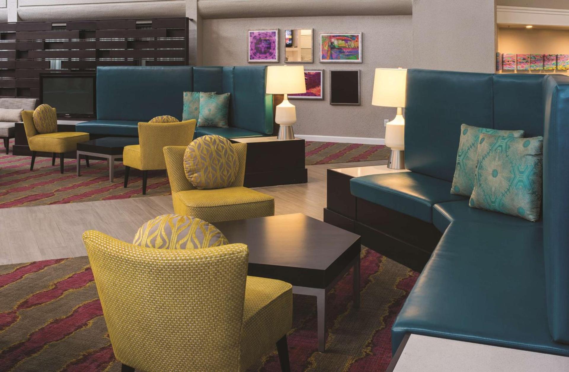 DoubleTree by Hilton Austin Northwest - Arboretum photo 20