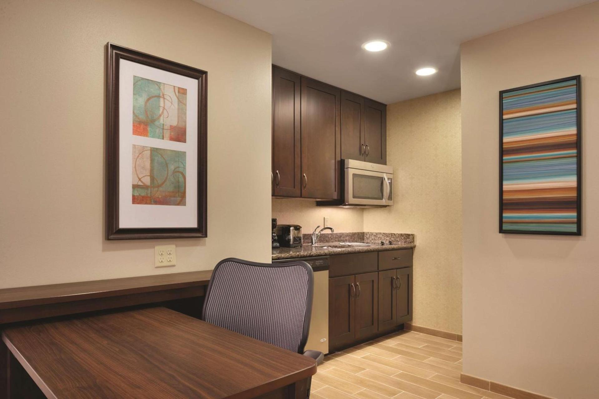 Homewood Suites by Hilton Kalamazoo-Portage photo 20