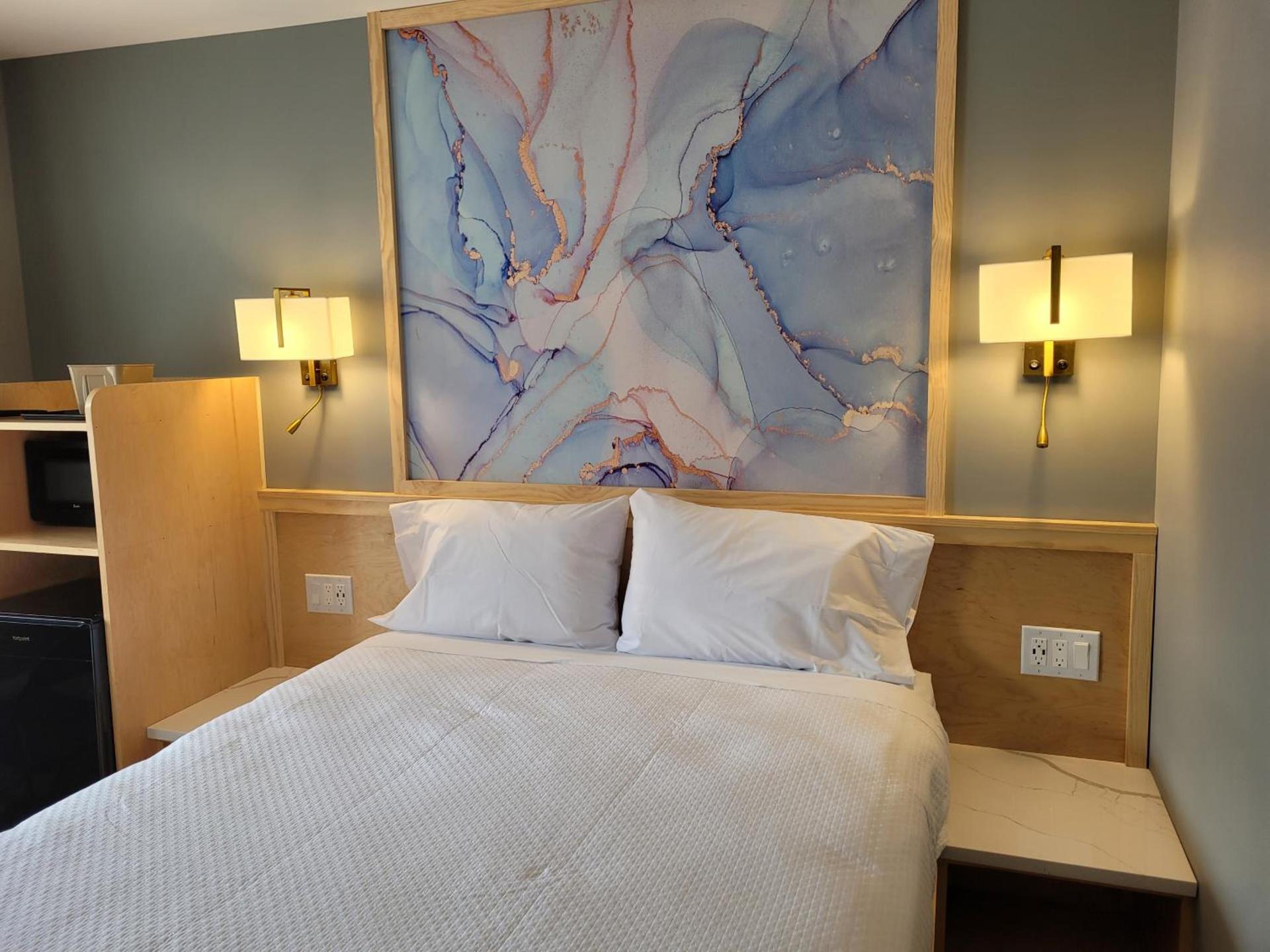 Greenview Inn Riverhead photo 25