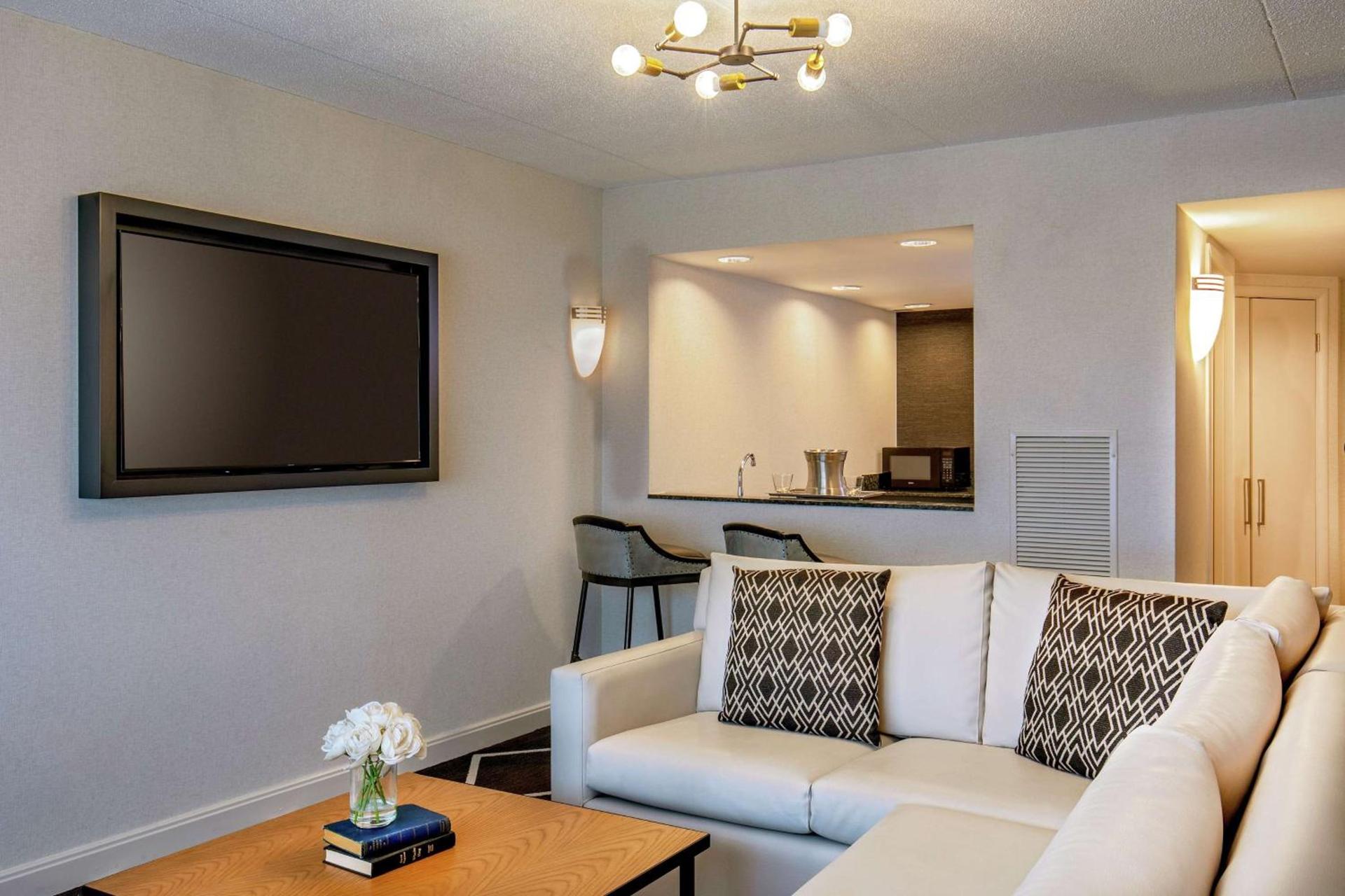 Hilton Boston Woburn photo 11