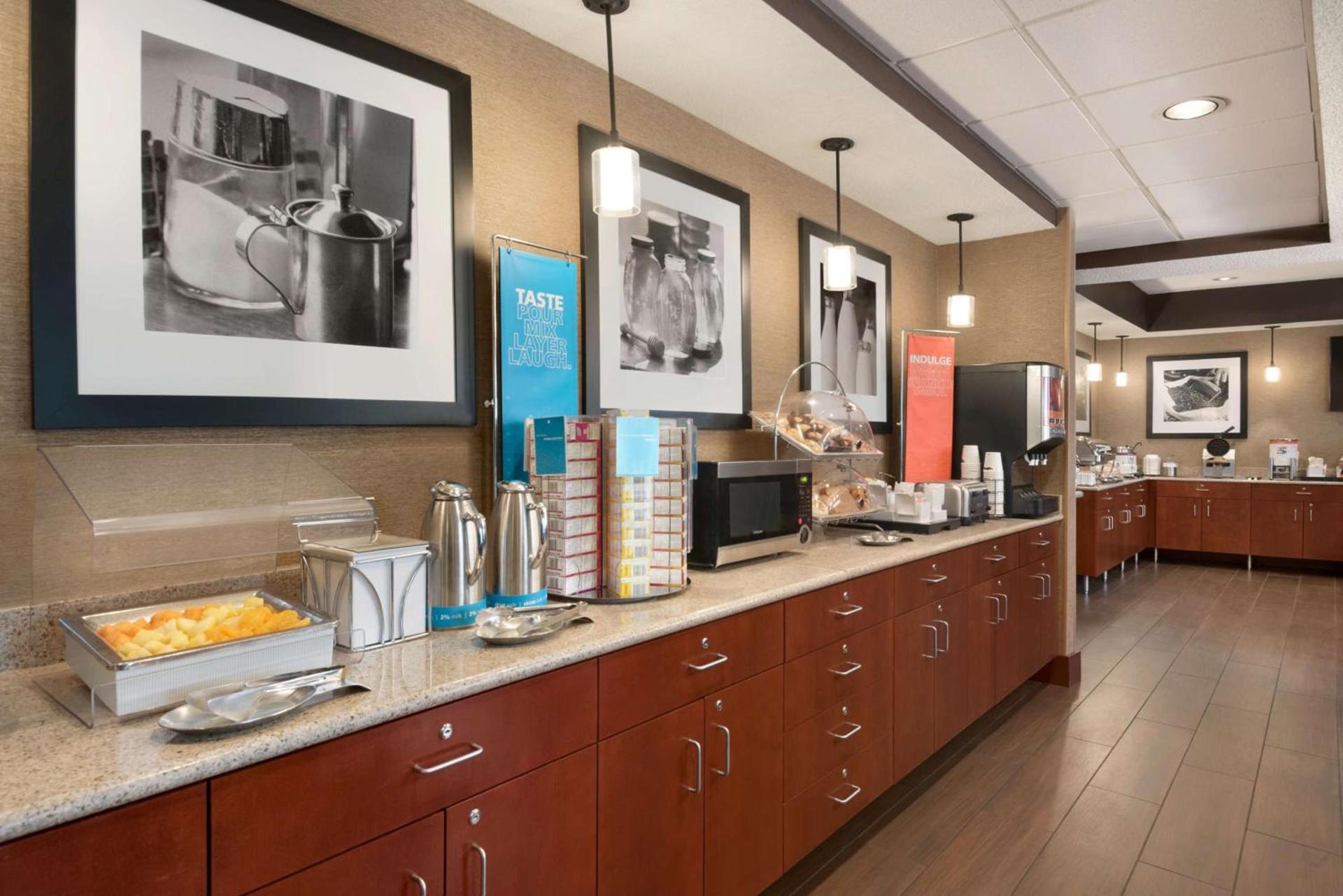 Hampton Inn Battle Creek photo 8