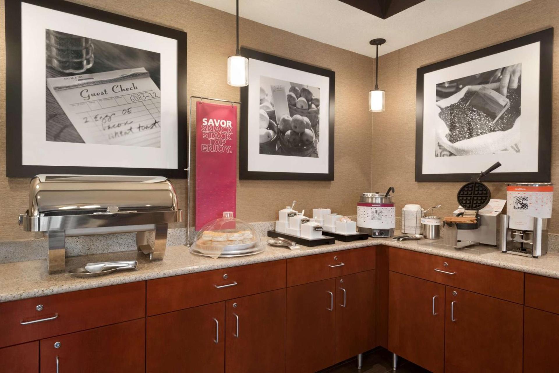 Hampton Inn Battle Creek photo 9