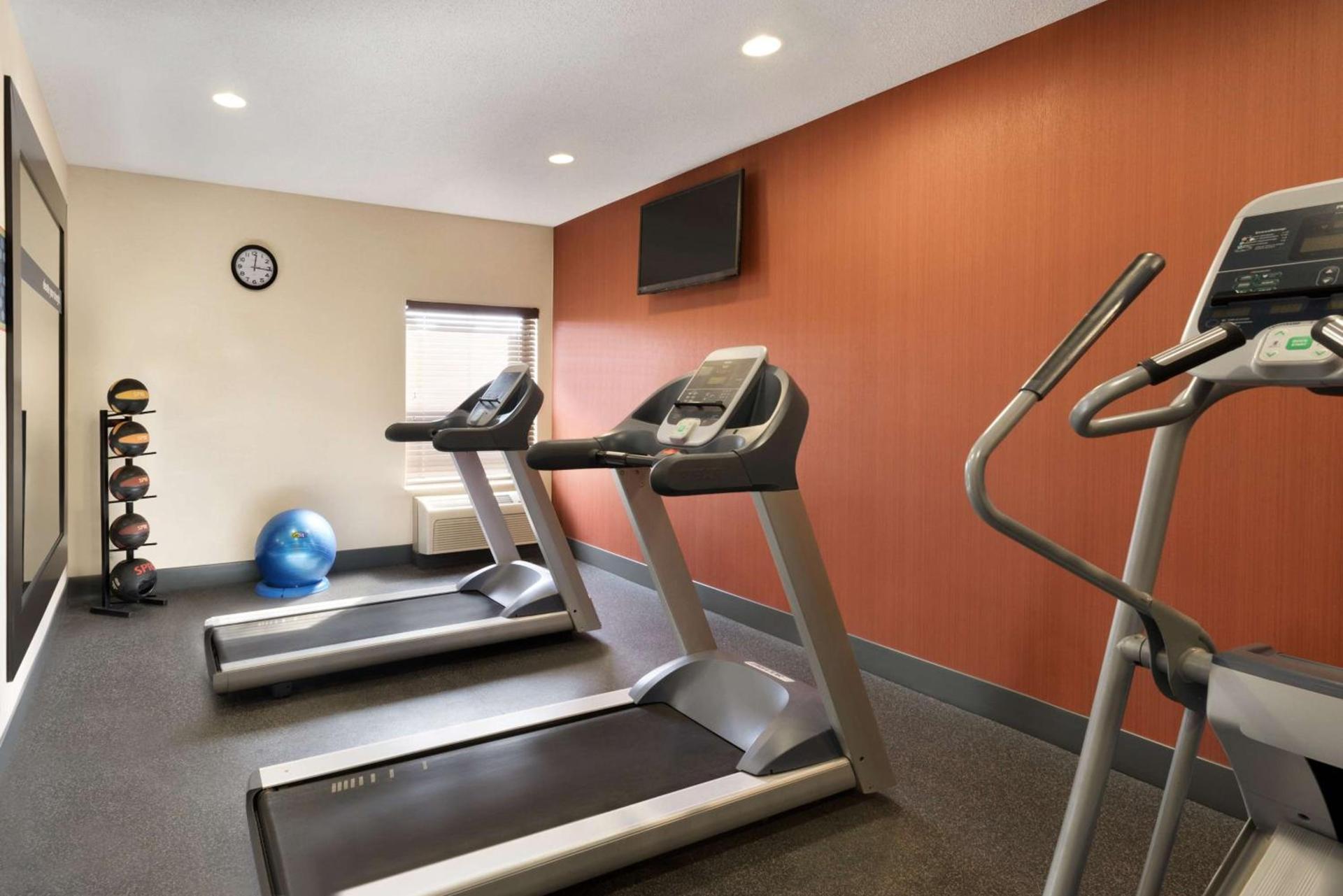 Hampton Inn Battle Creek photo 11