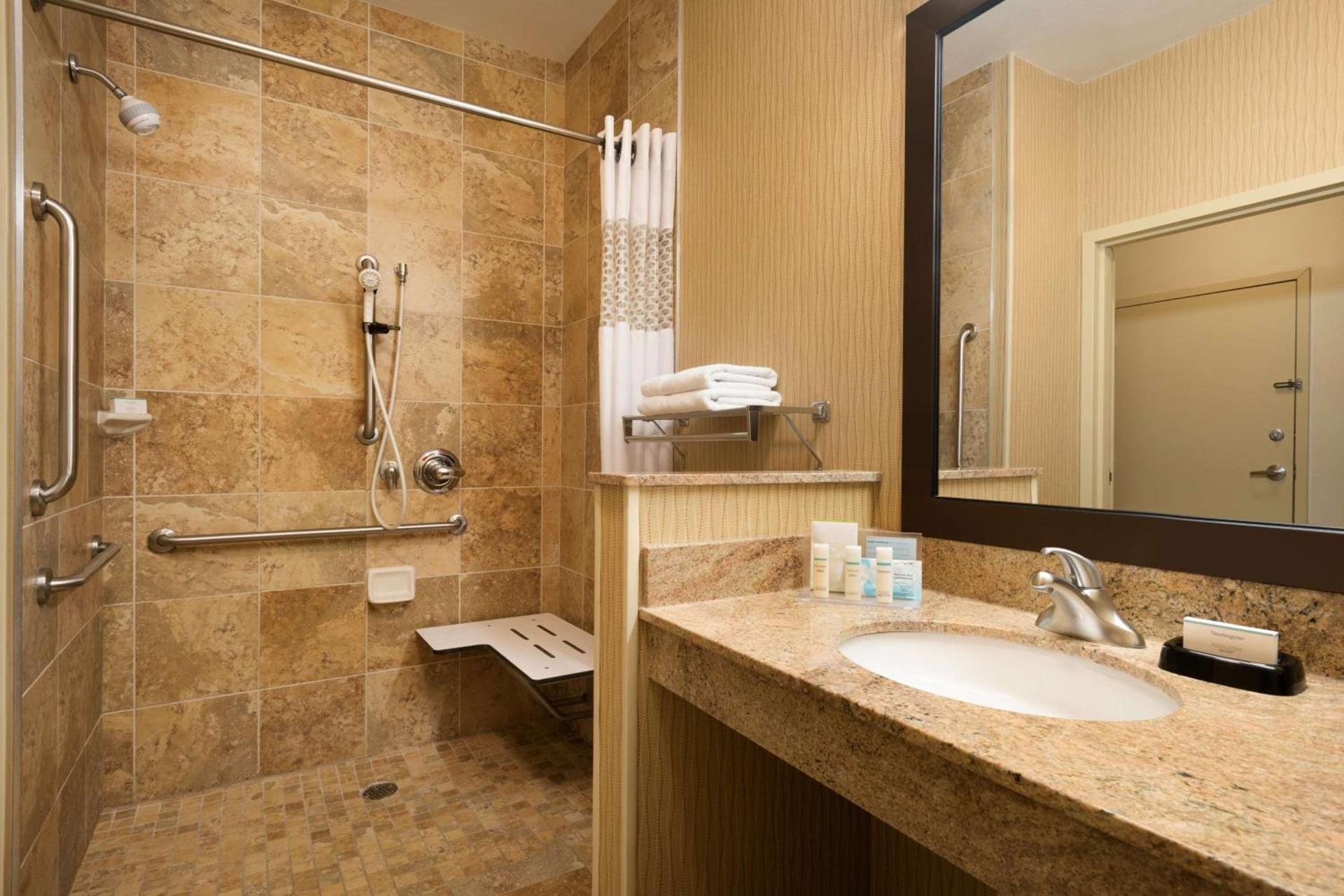 Hampton Inn Battle Creek photo 15