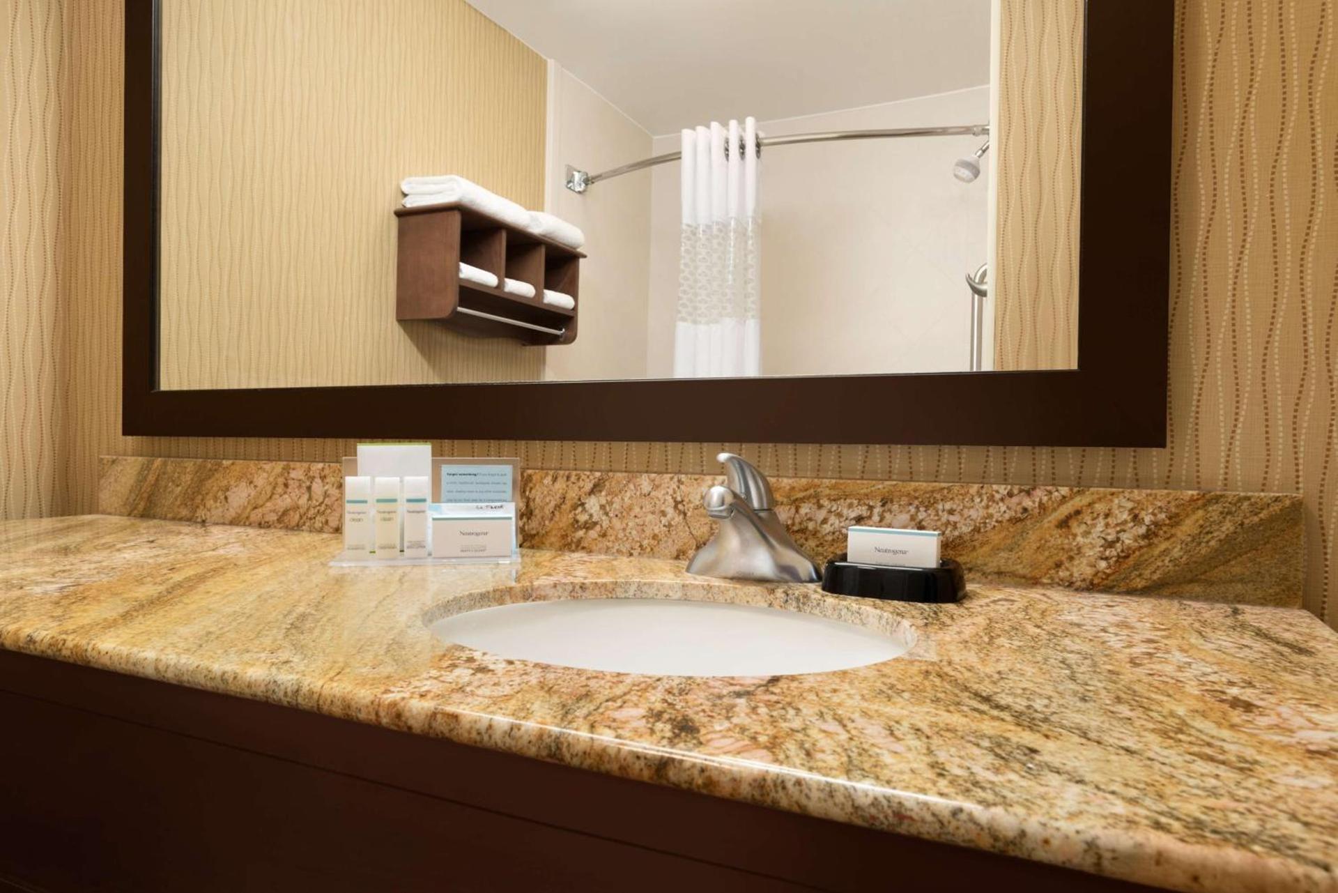 Hampton Inn Battle Creek photo 20