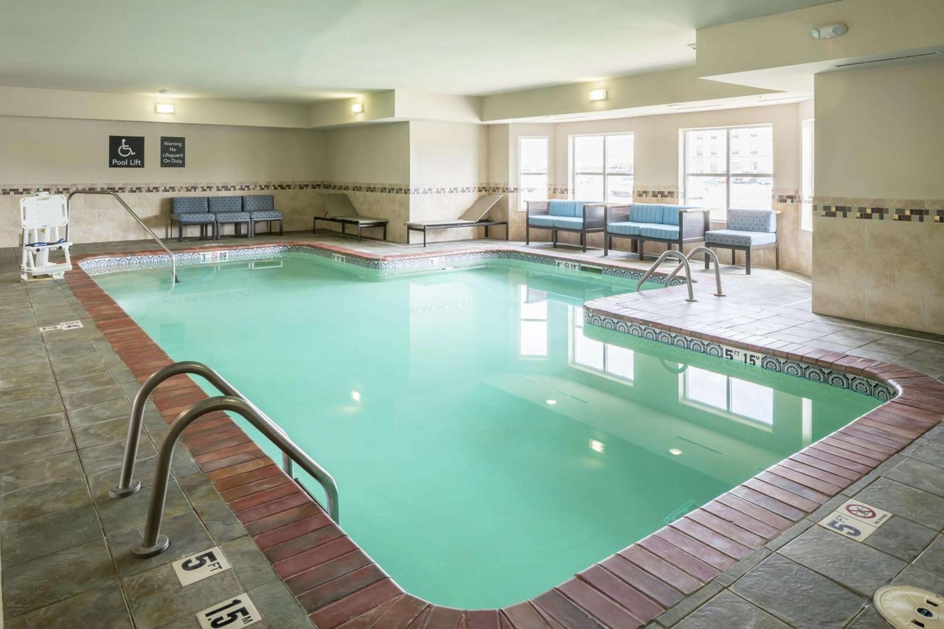Homewood Suites by Hilton Cedar Rapids-North photo 7