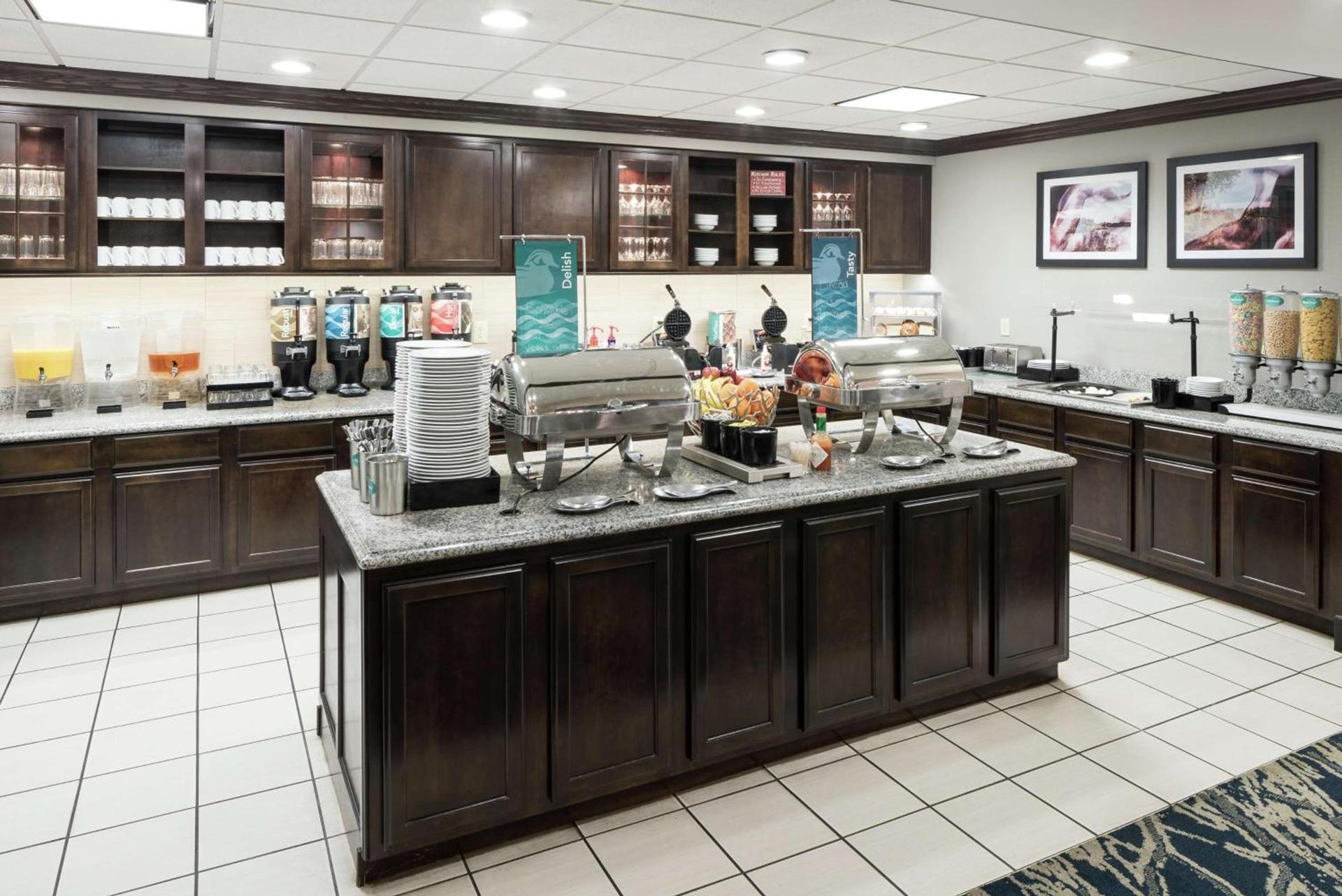 Homewood Suites by Hilton Cedar Rapids-North photo 8