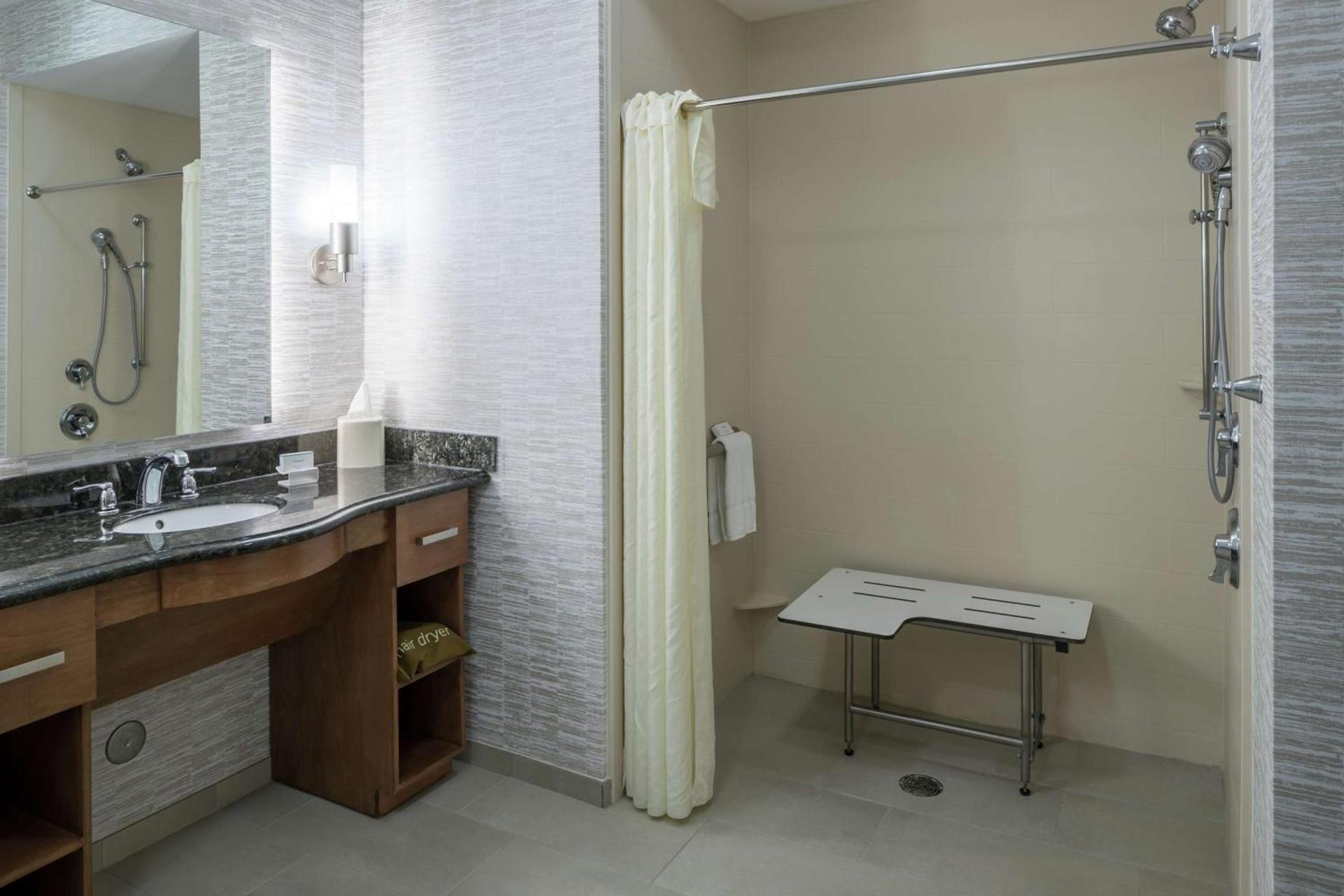 Homewood Suites by Hilton Cedar Rapids-North photo 15