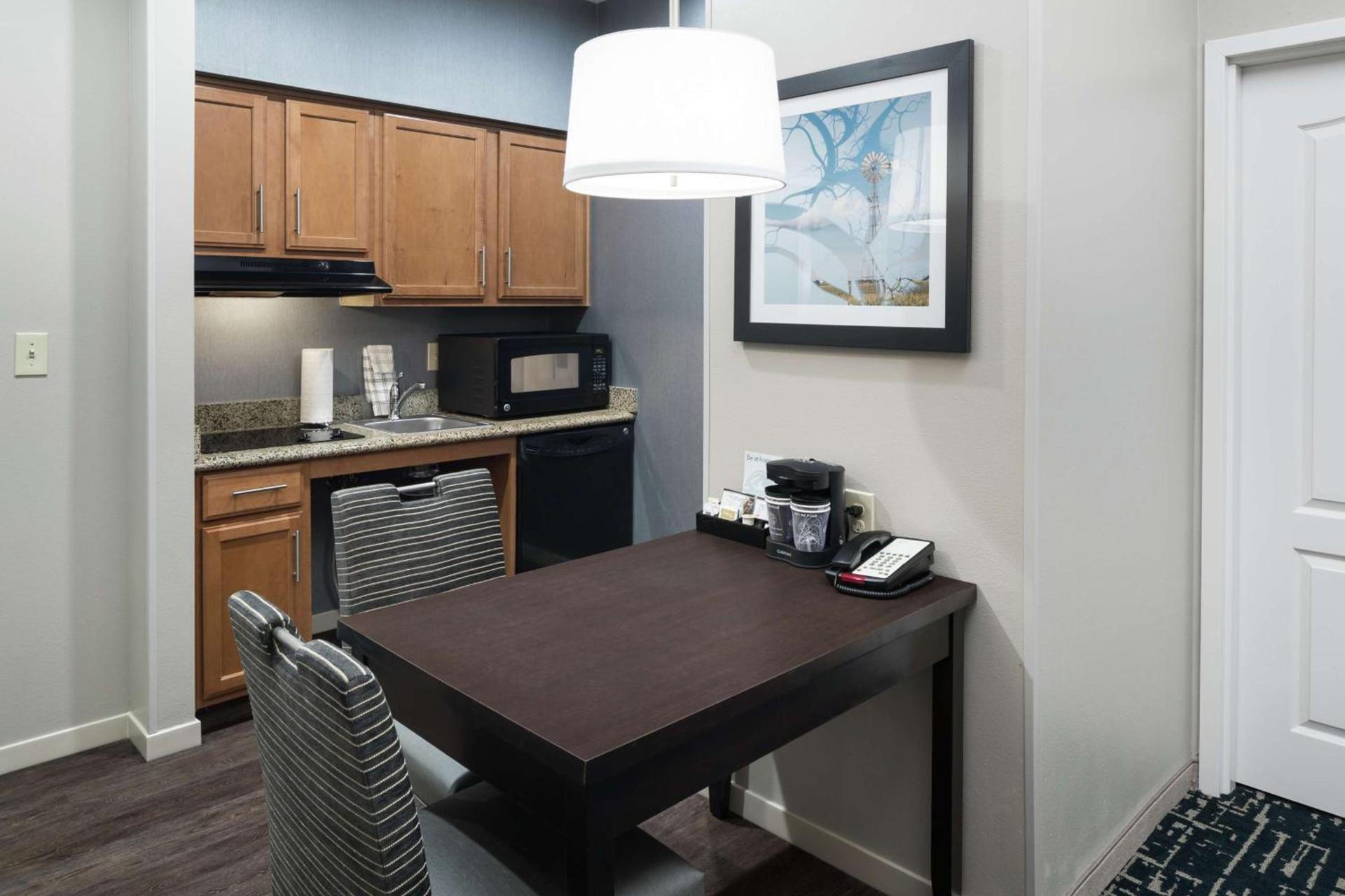 Homewood Suites by Hilton Cedar Rapids-North photo 19