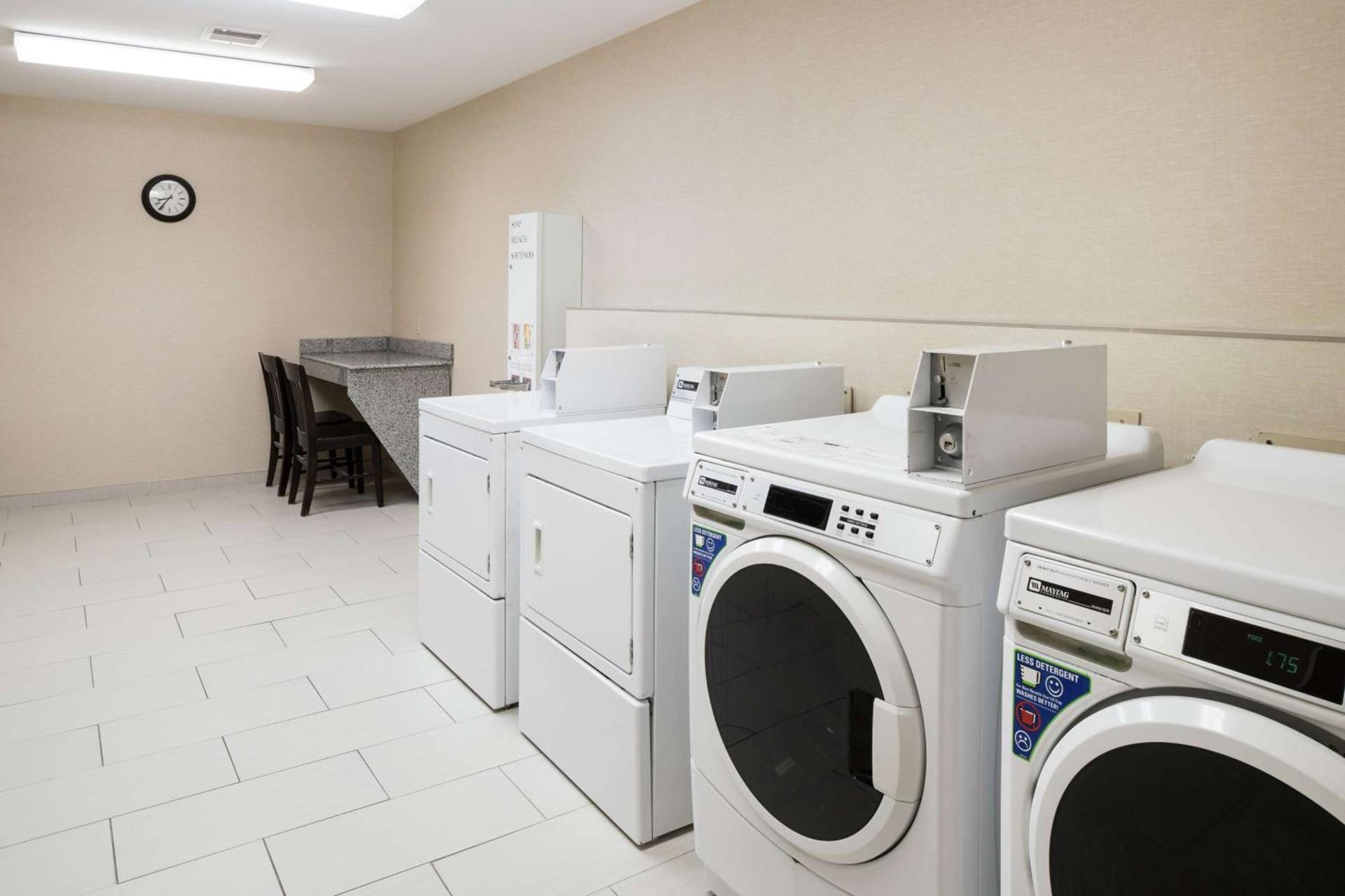 Homewood Suites by Hilton Cedar Rapids-North photo 21