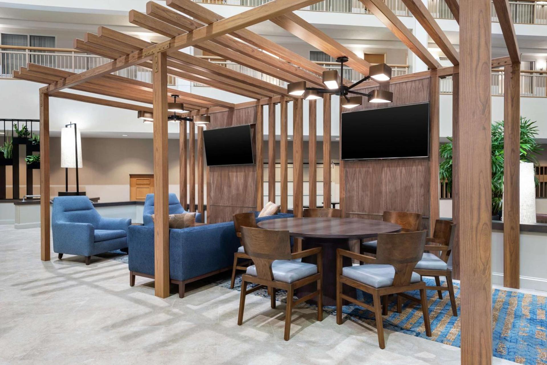 Embassy Suites by Hilton Columbus Dublin photo 5