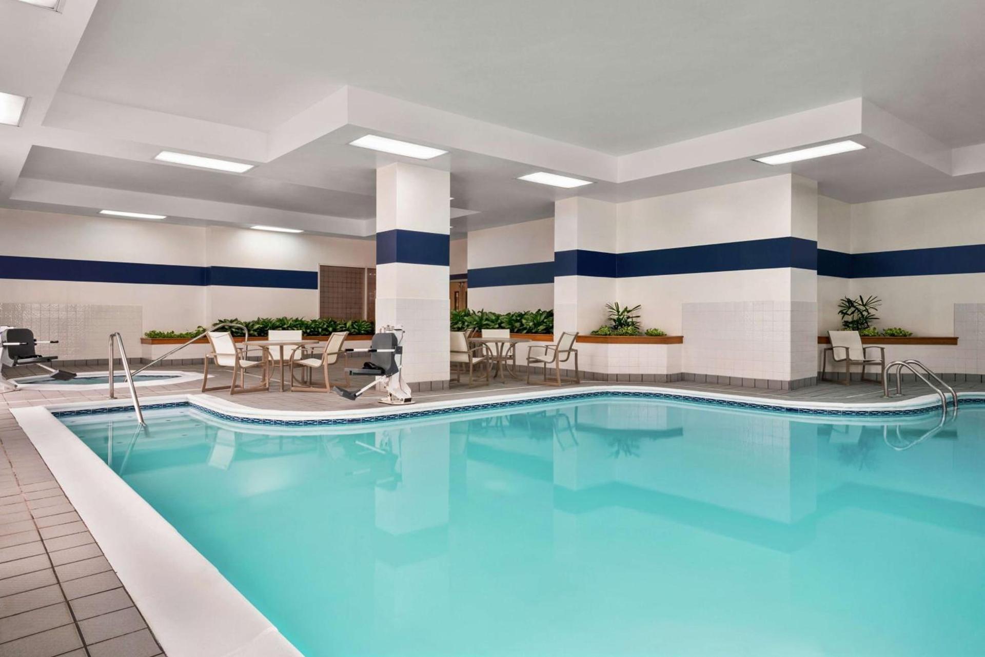 Embassy Suites by Hilton Columbus Dublin photo 8