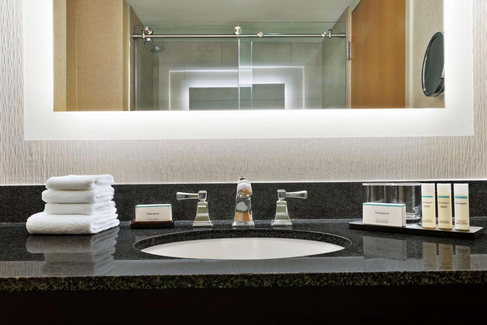 Embassy Suites by Hilton Columbus Dublin photo 16