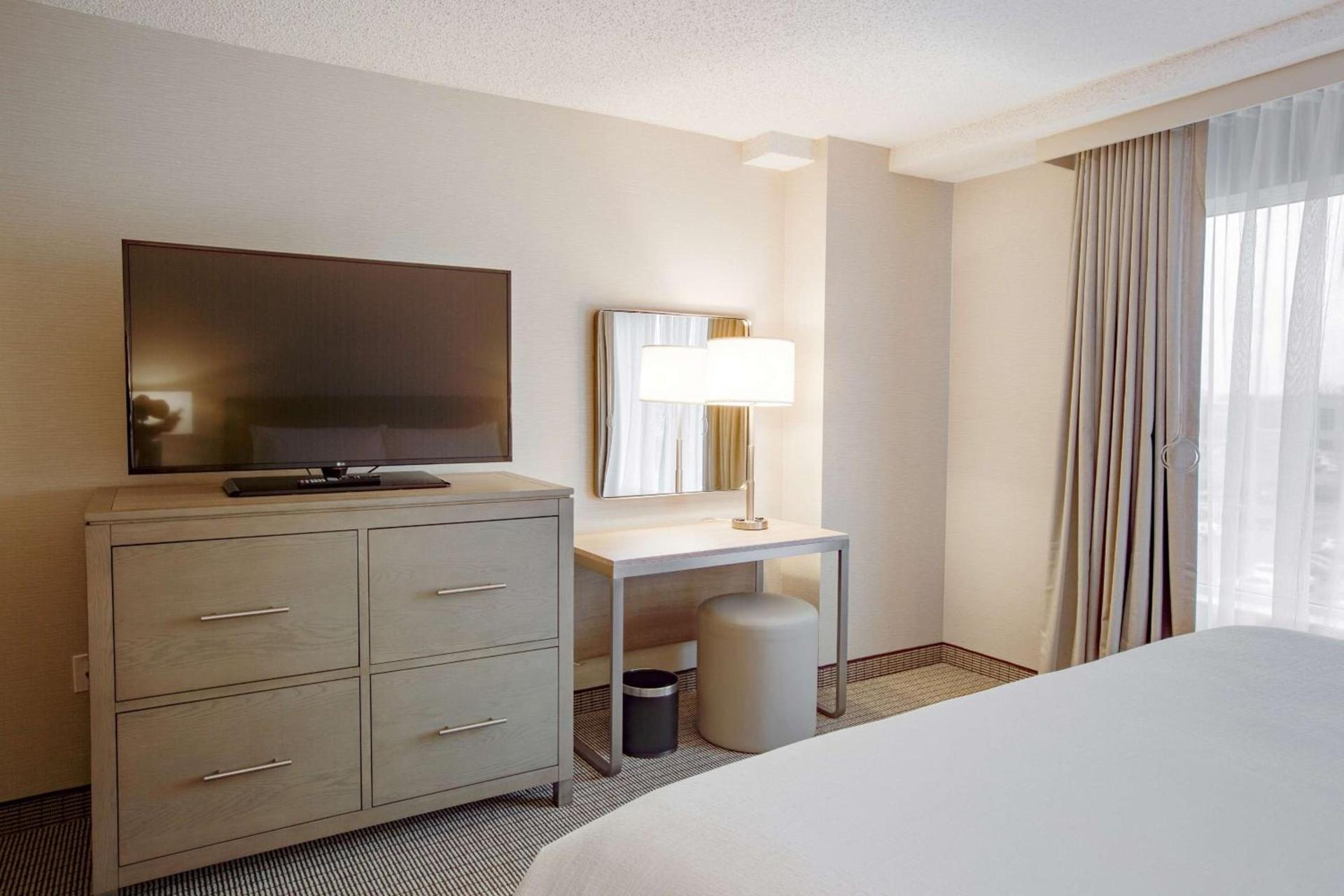 Embassy Suites by Hilton Columbus Dublin photo 25