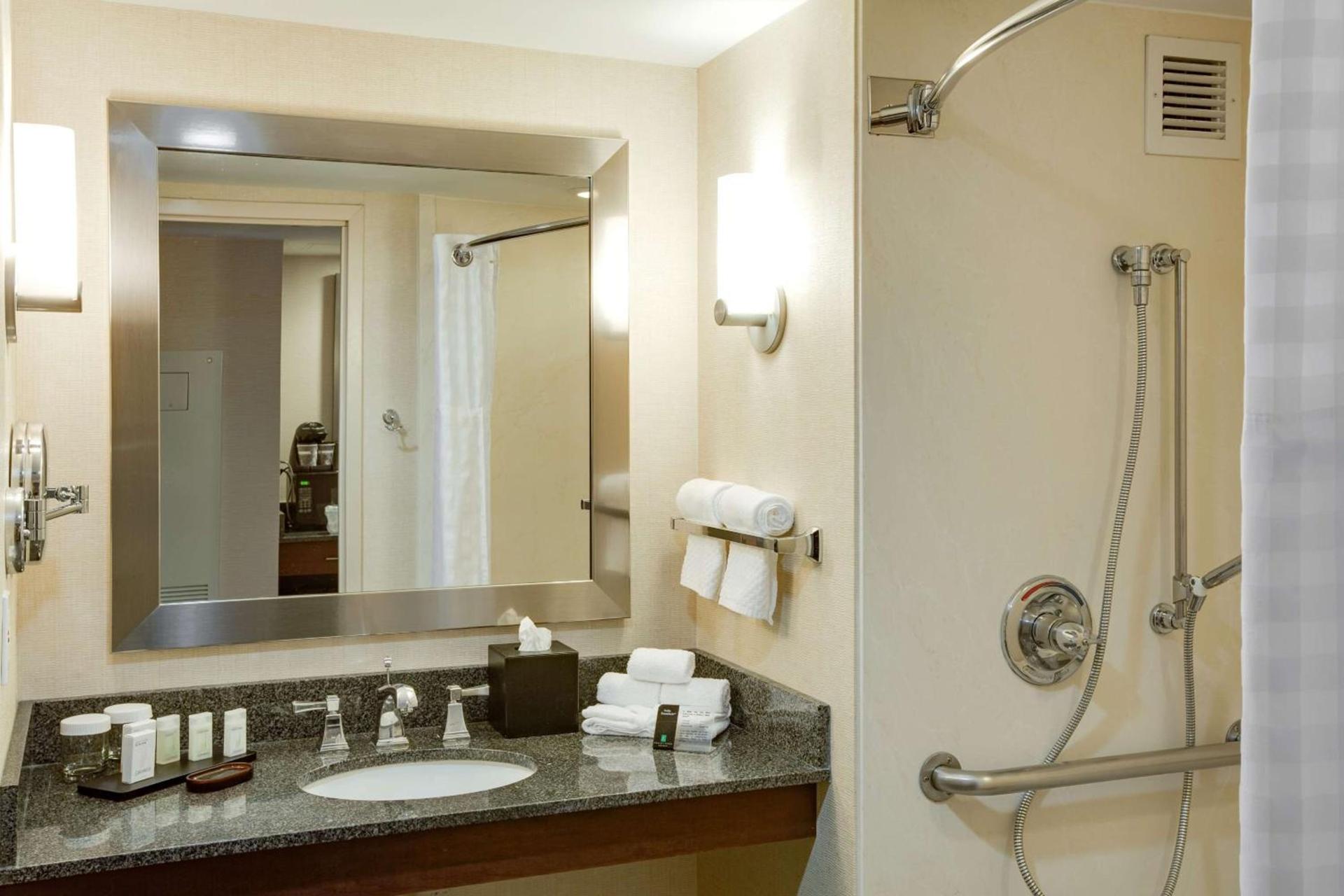 Embassy Suites by Hilton Columbus Dublin photo 30